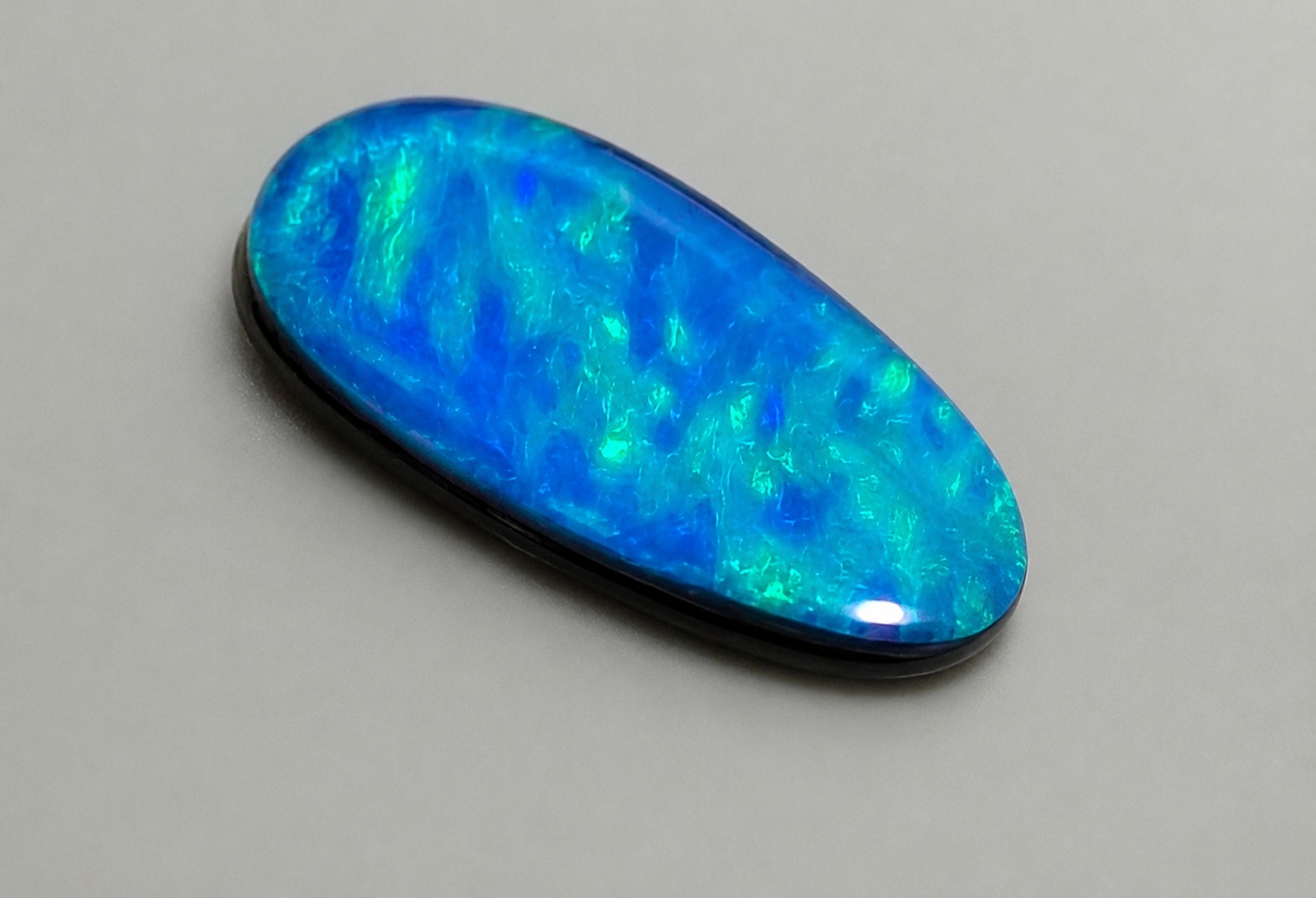 Underbart vacker sällsynt naturlig svart opal ädelsten - 2