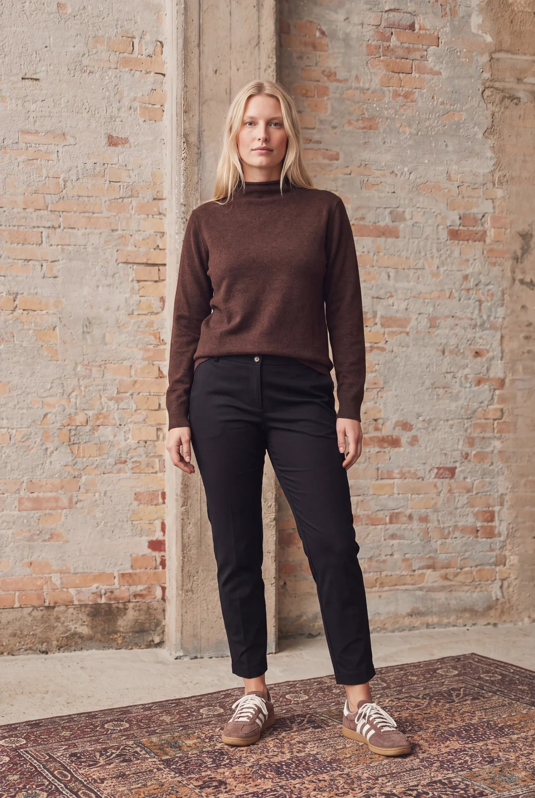Frigga A-shape Pullover - Dark Brown Melange - Isay