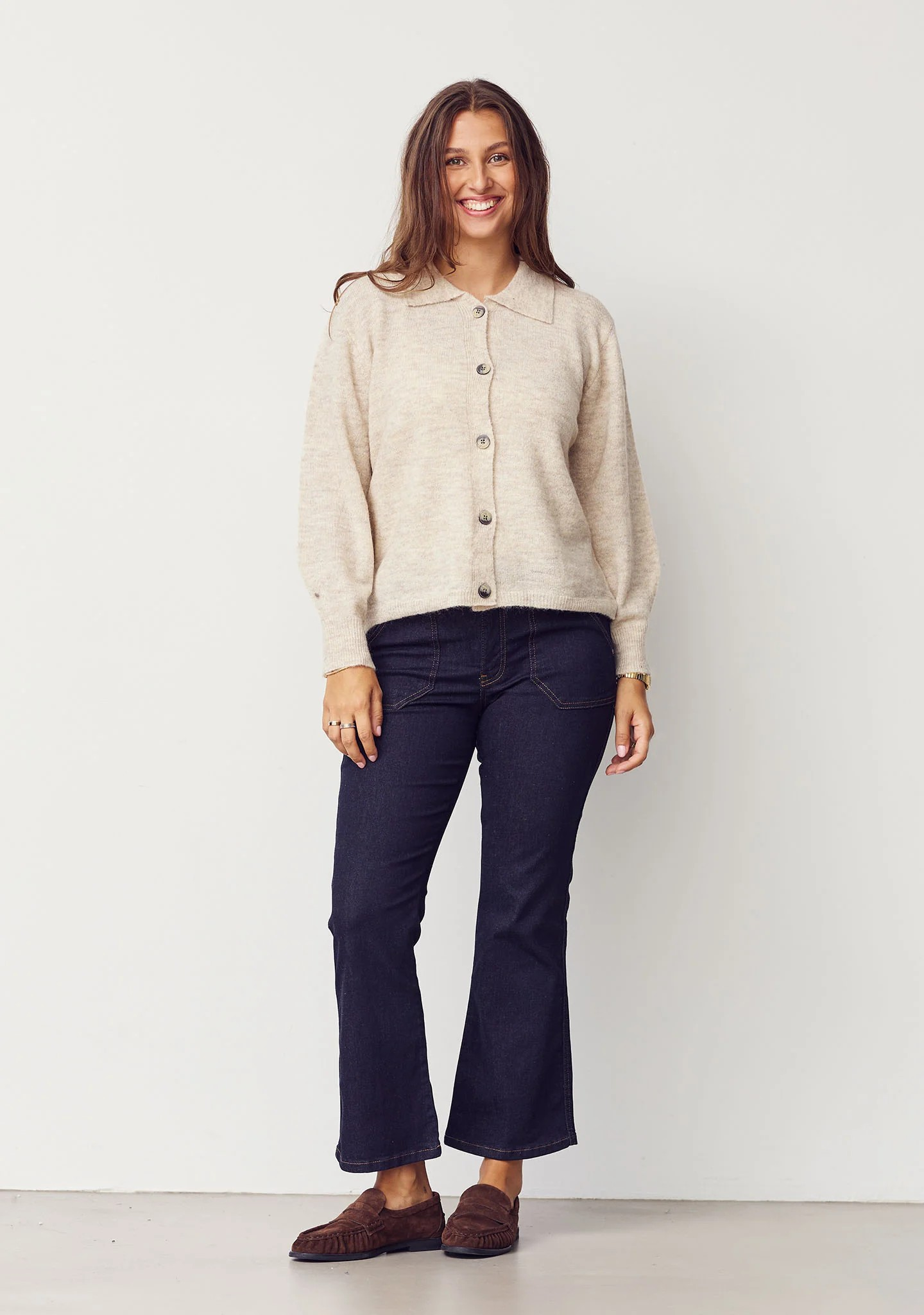 Anna Colar Cardigan - Smokey - Isay