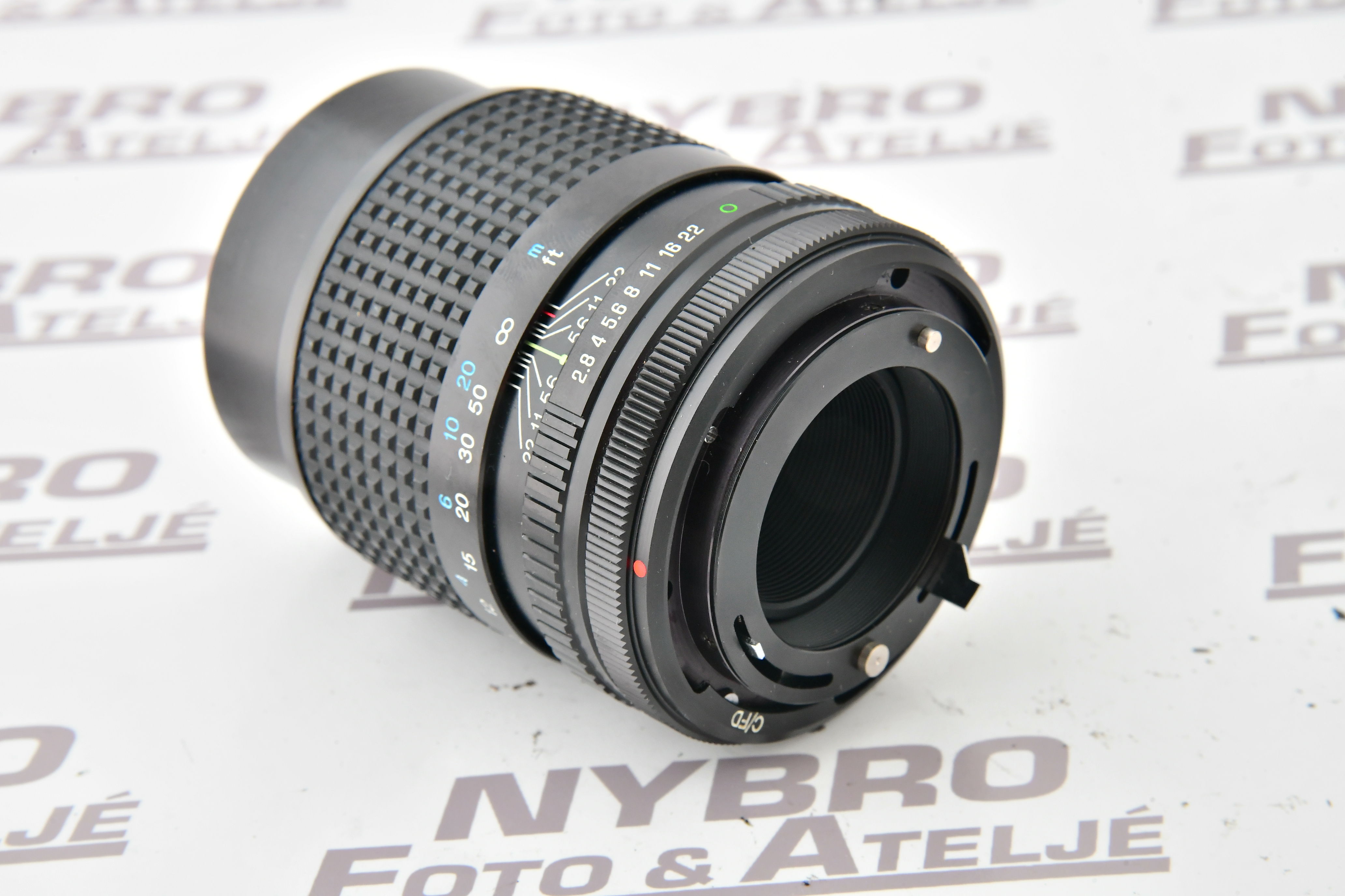 Tokina 135 / 2,8 . Canon FD - 2