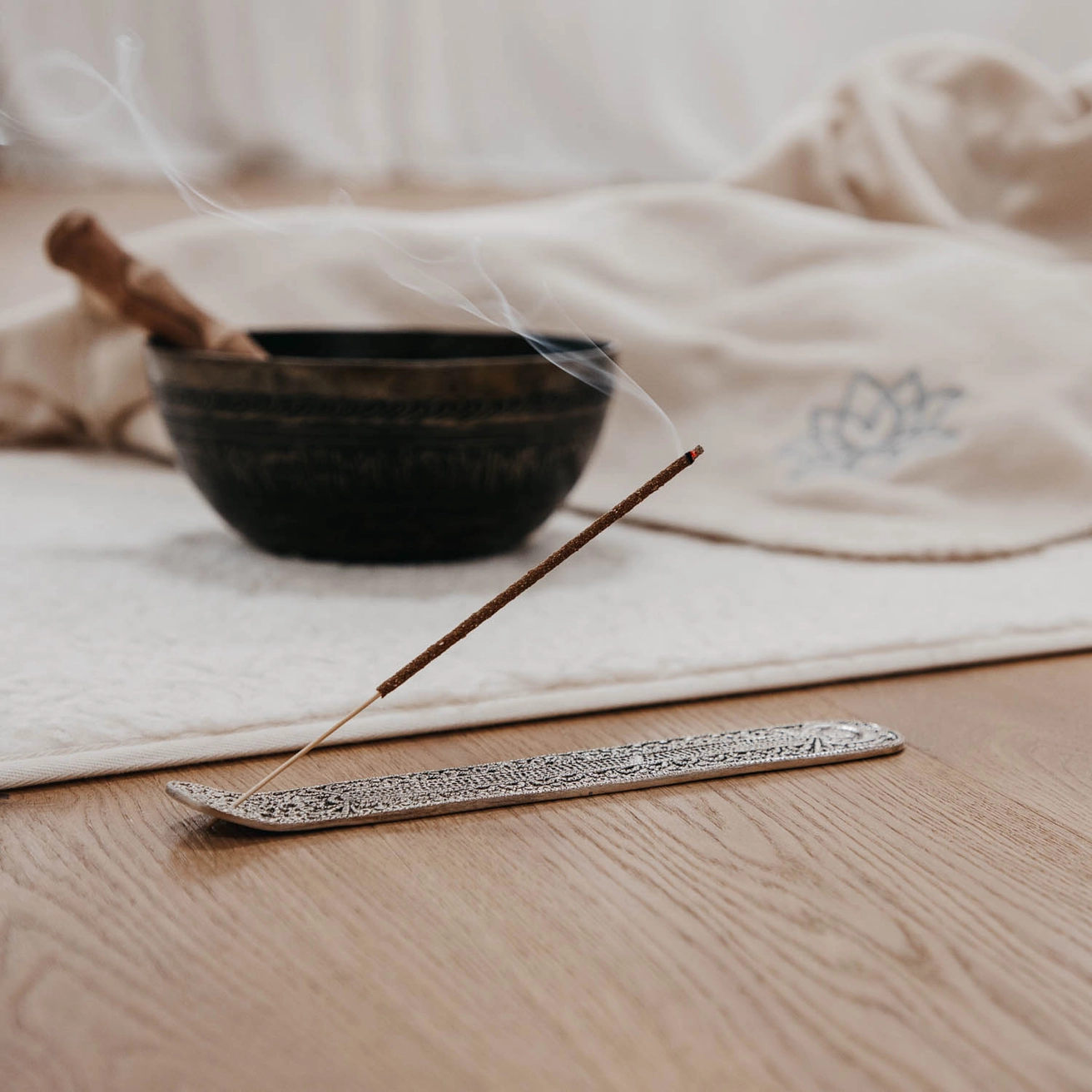Silvery incense holder in gondola shape - 3