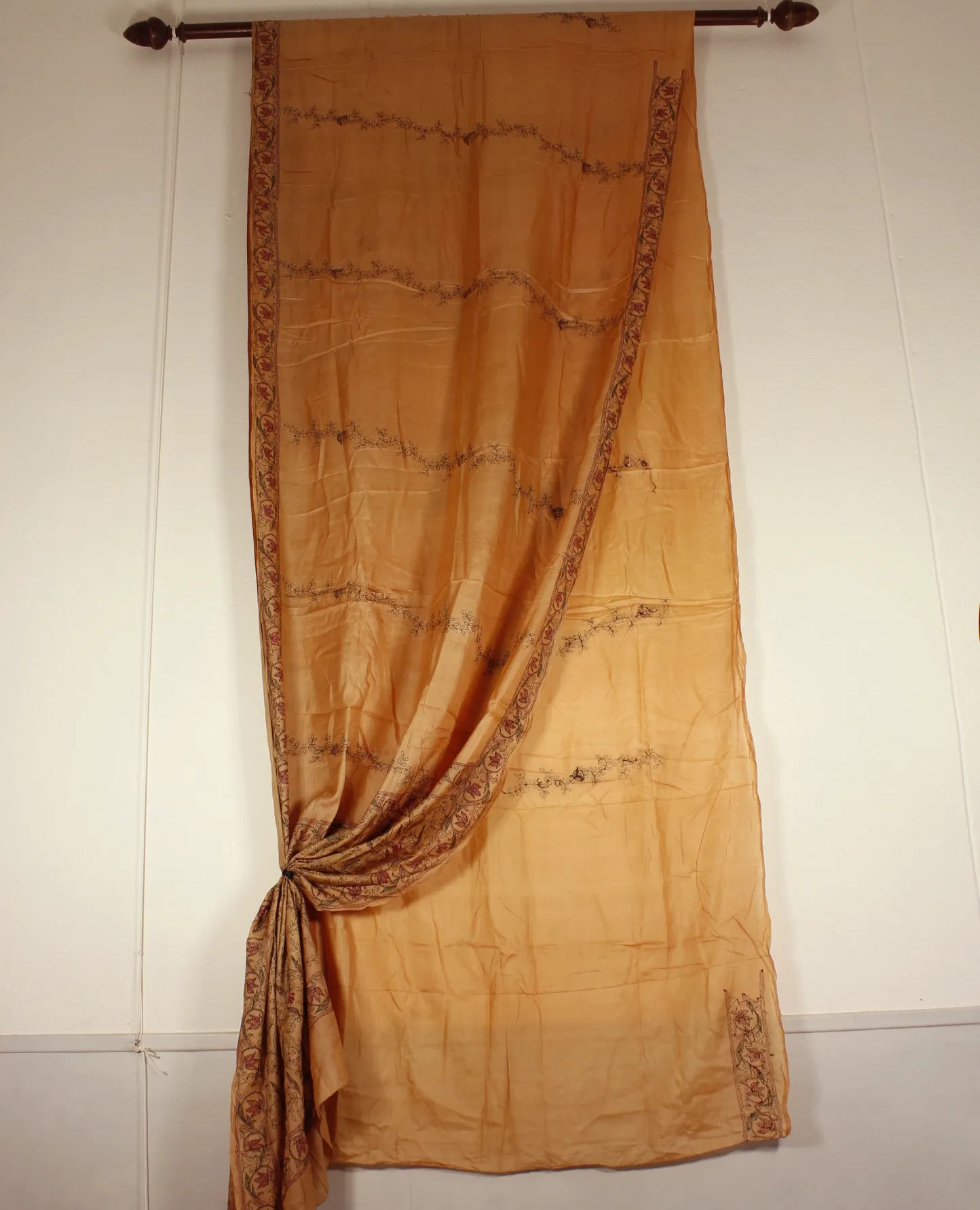 Handbroderad Indisk Sari ljust tegelorange