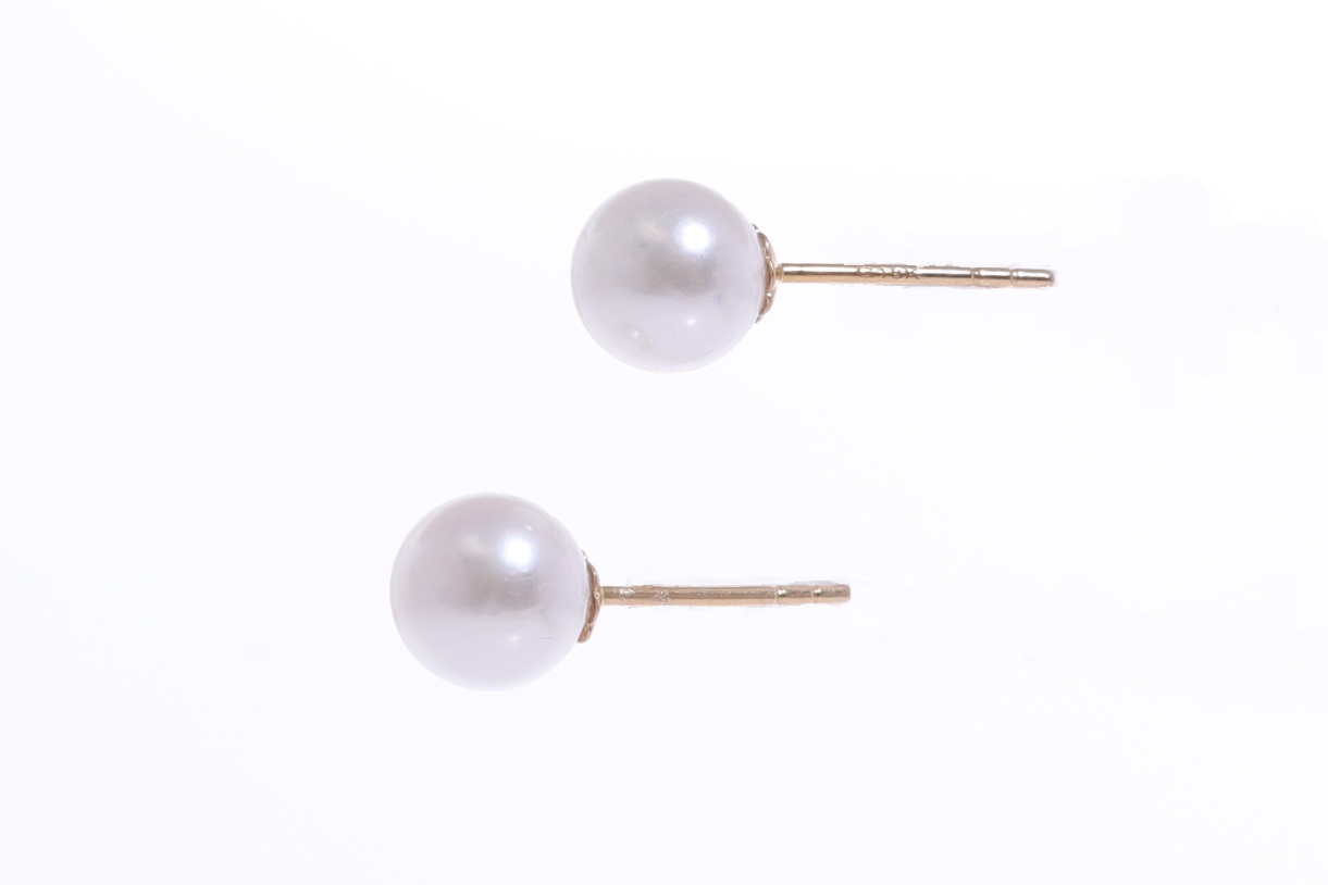 7.5-8mm Akoya pearl earring