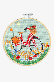 DMC Korsstygnskit Red Bike 13,5 x 14,5 cm - Aida 5,5/14 ct