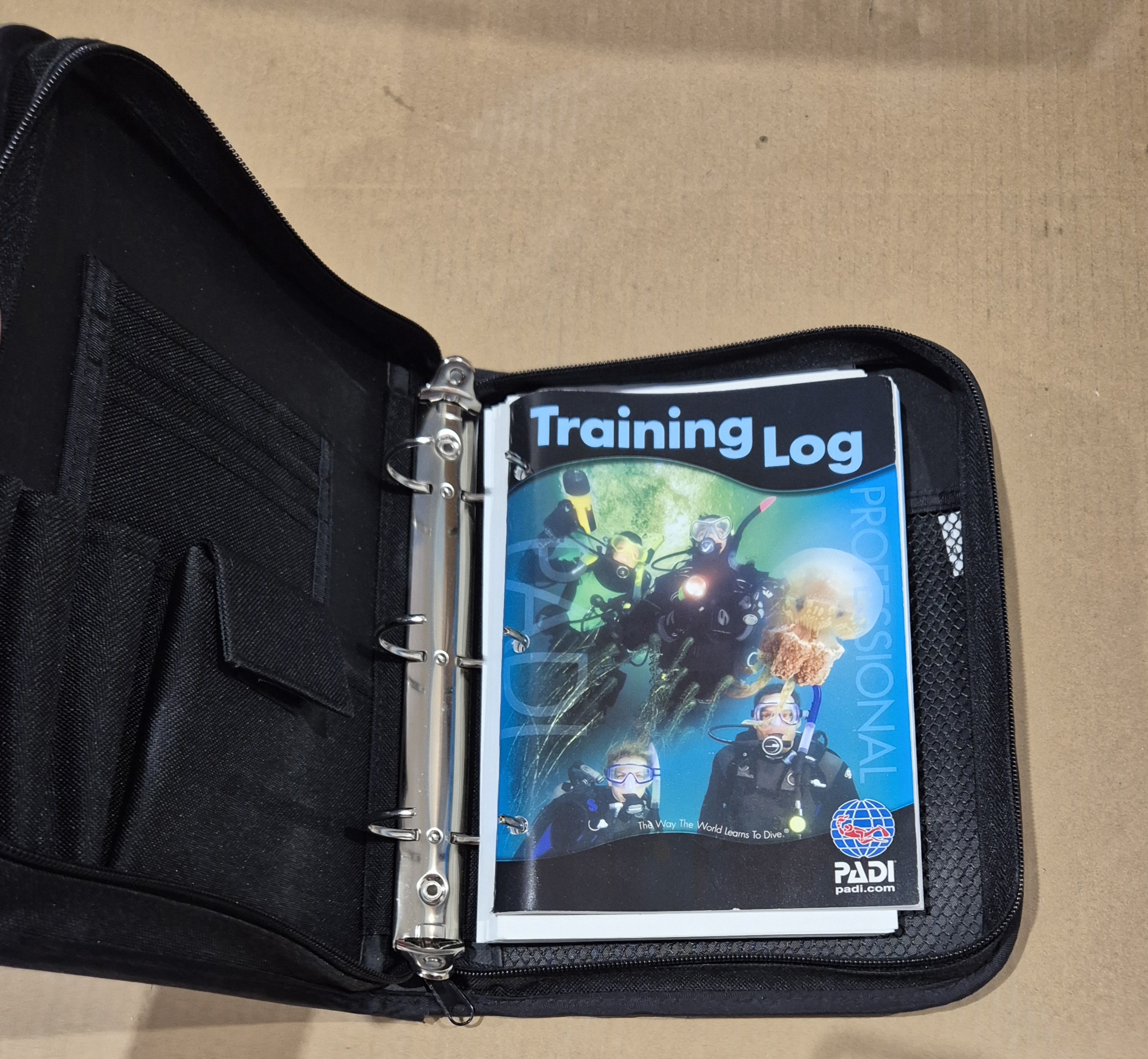 PADI PRO Loggbokspärm *NY* - 3