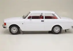 Volvo 142    1973   1:18 MCG - 3