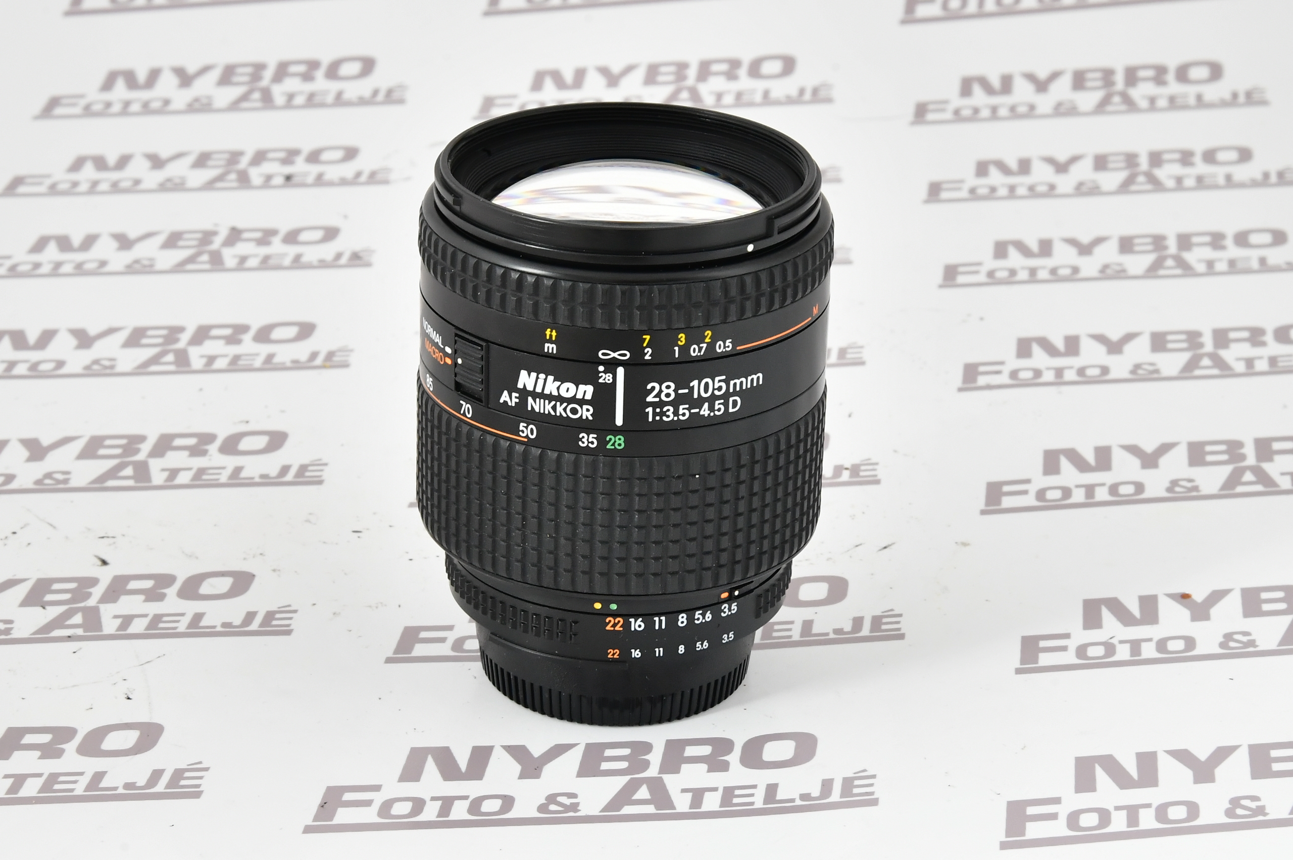 Nikon AF Nikkor 28-105/3.5-4.5D Macro - 2