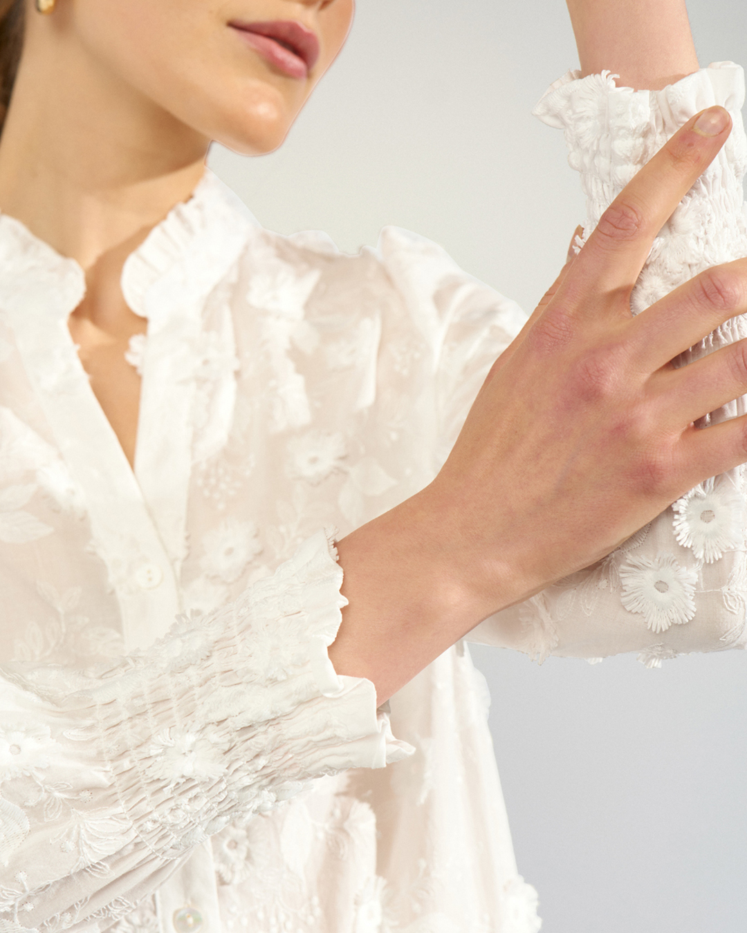 Blus Lenea broderade blommor offwhite - 4