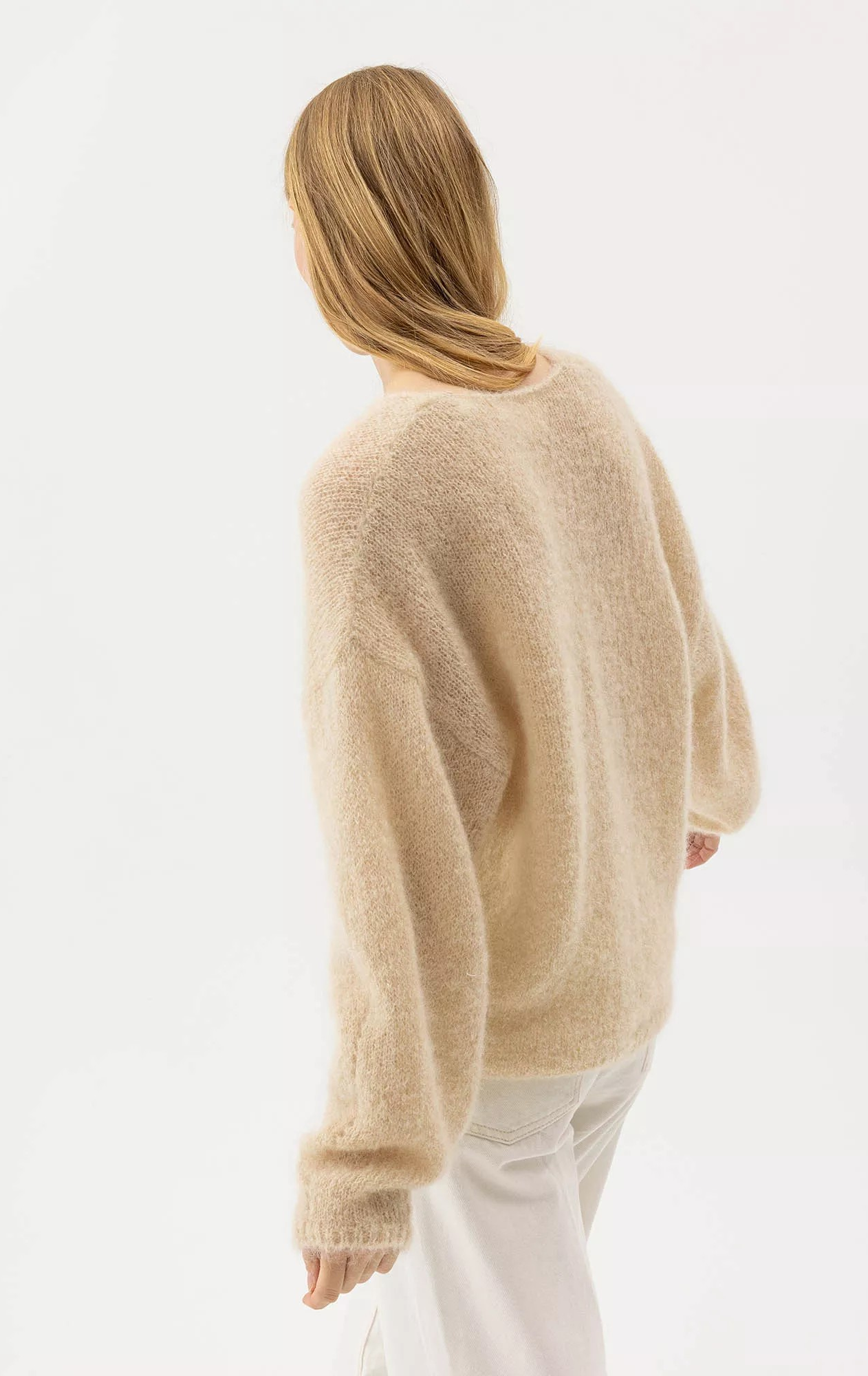Lilian V-neck - Sand - Holebrook - 4