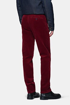 Röda (red) chinos i exklusiv bredspårig manchester (Cord) och modern passform (Meyer / Bonn)