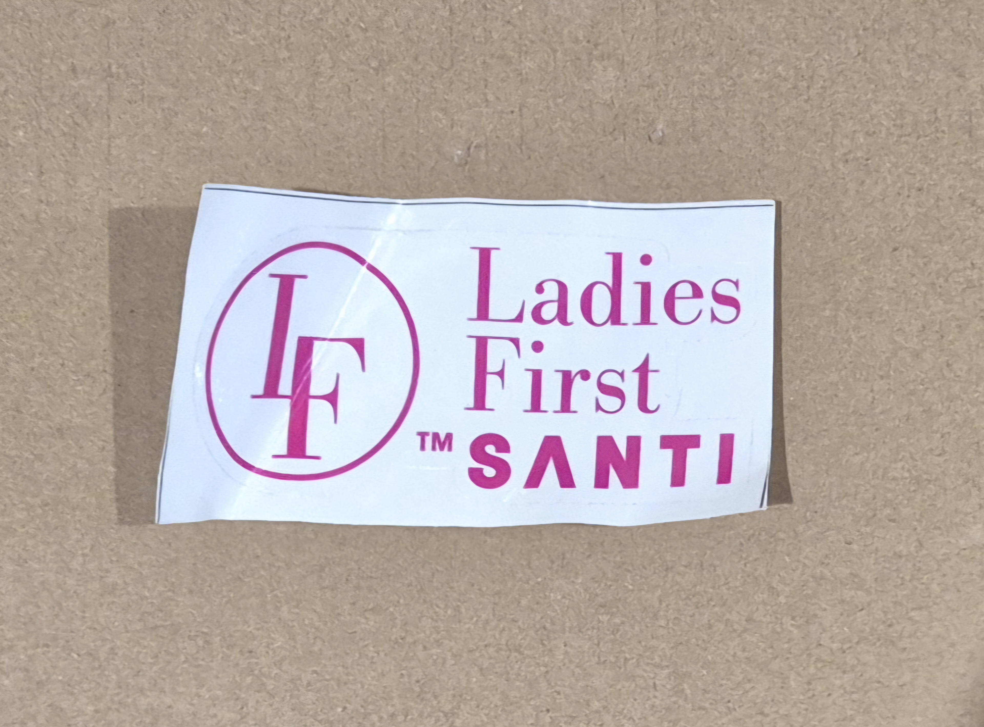Santi Ladies First klistermärke