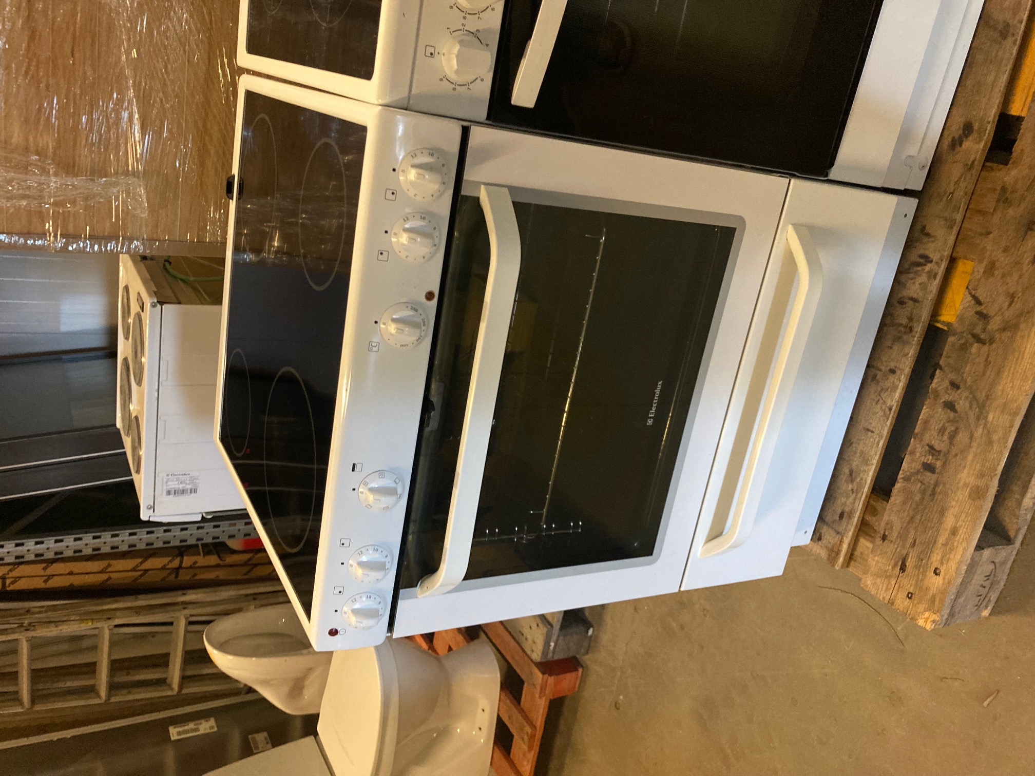 Electrolux spis med glaskeramikhäll – EKC6010W