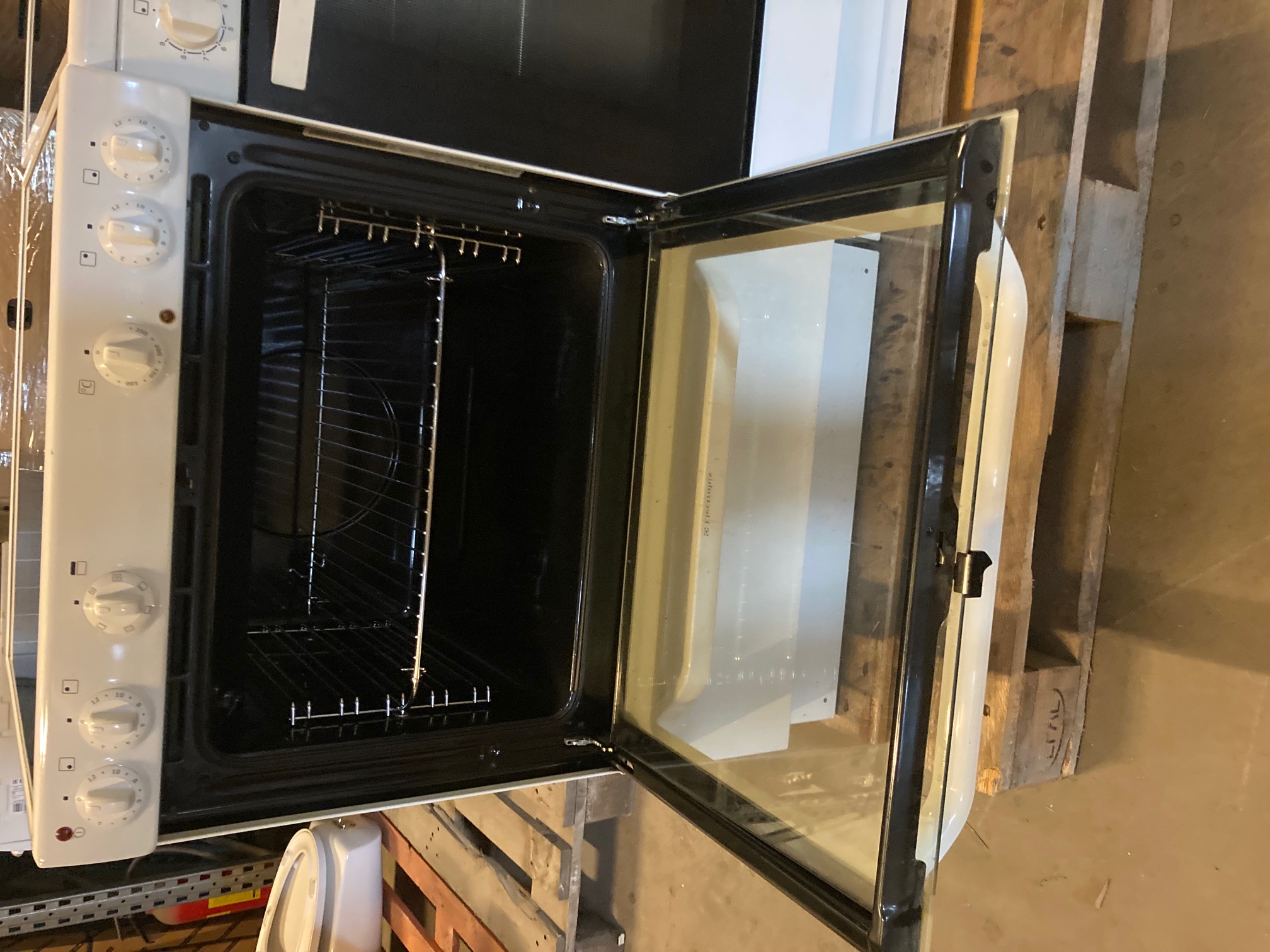 Electrolux spis med glaskeramikhäll – EKC6010W - 2