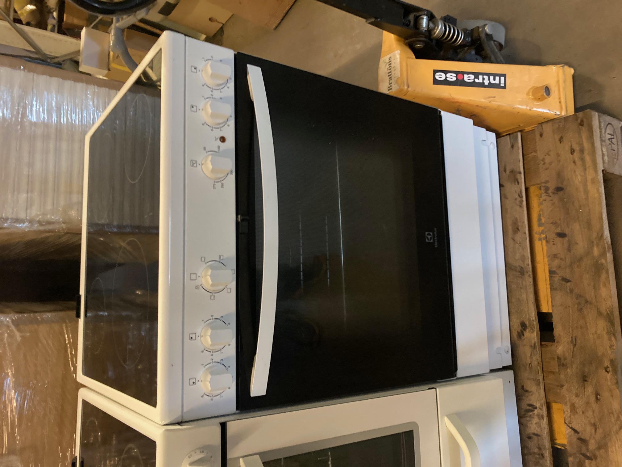 Electrolux spis med glaskeramikhäll – EKC6010W