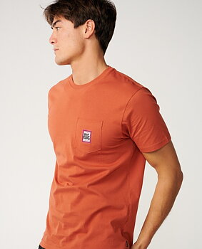 Rip Curl t-shirt Streamline Pocket Badge baked clay