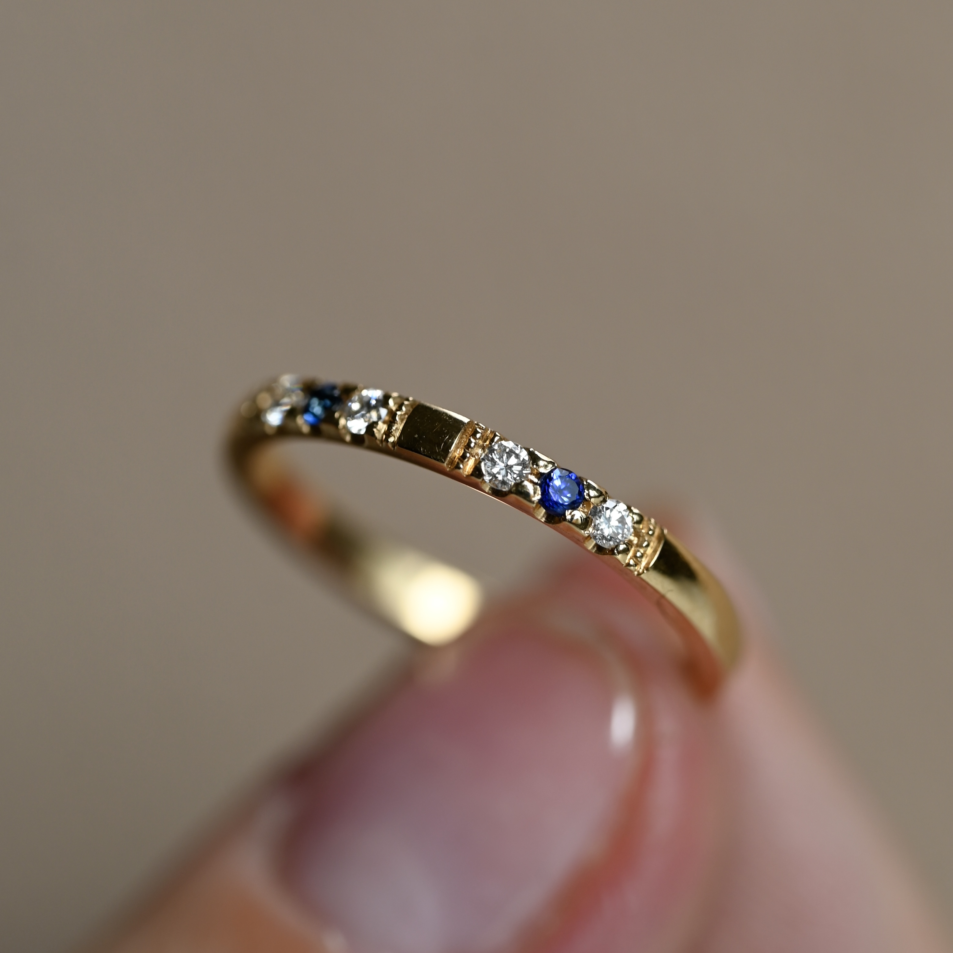 Ring Natalia safirer diamanter guld 18 karat