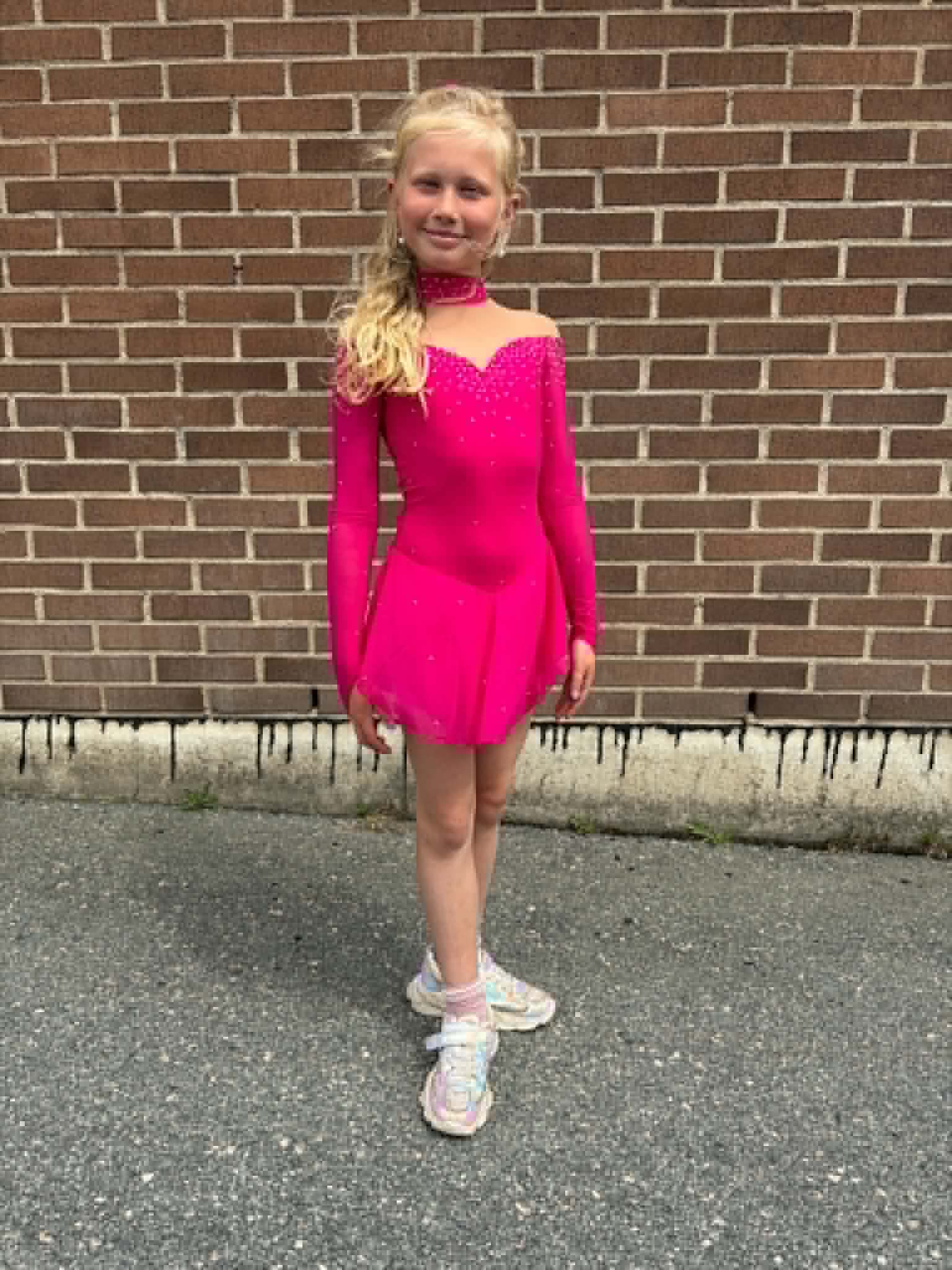 Rosa klänning från Sagester med massor av kristaller