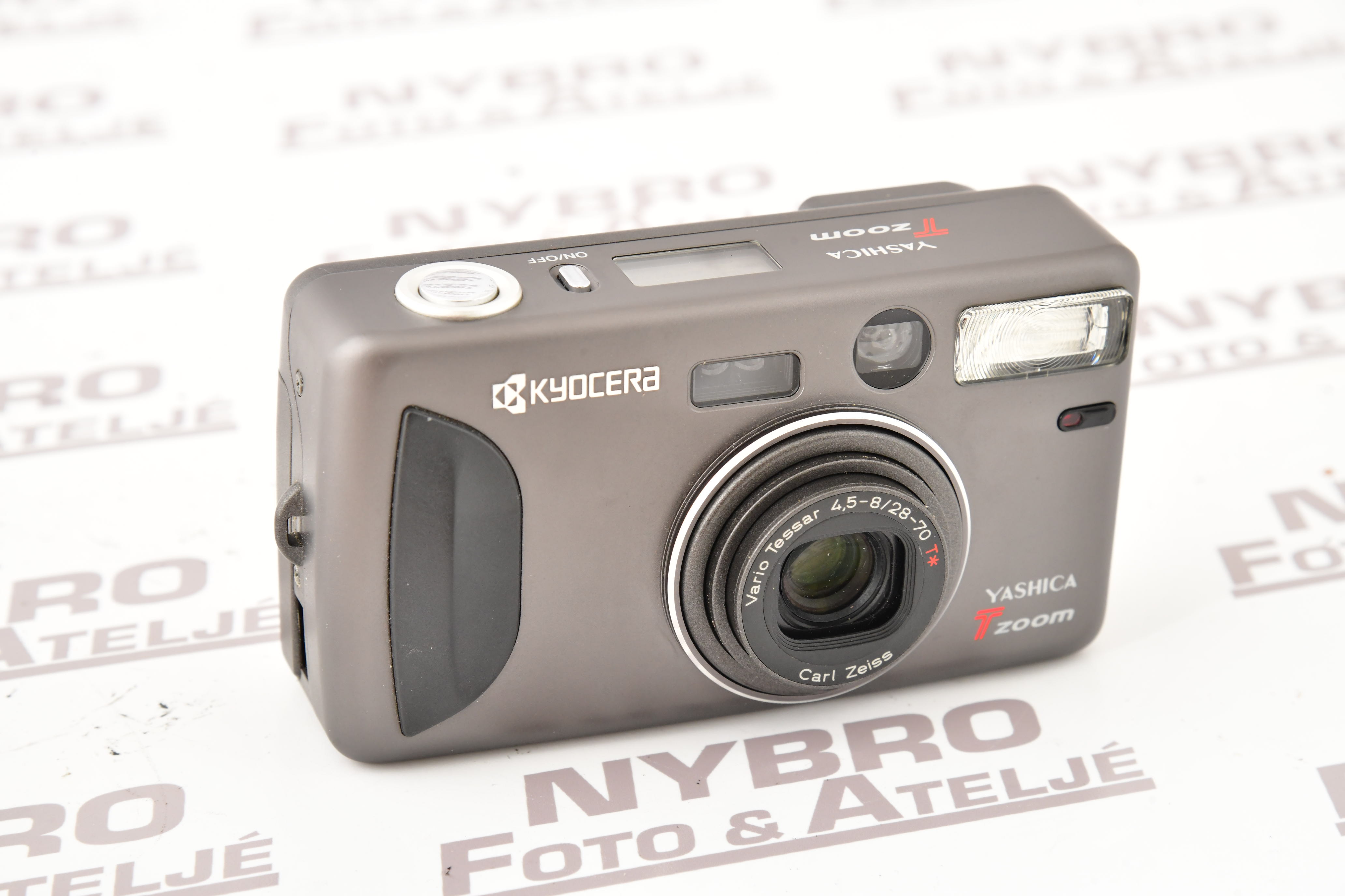 Yashica t zoom