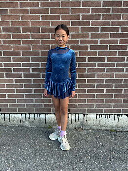 Lila klänning i glittersammet
