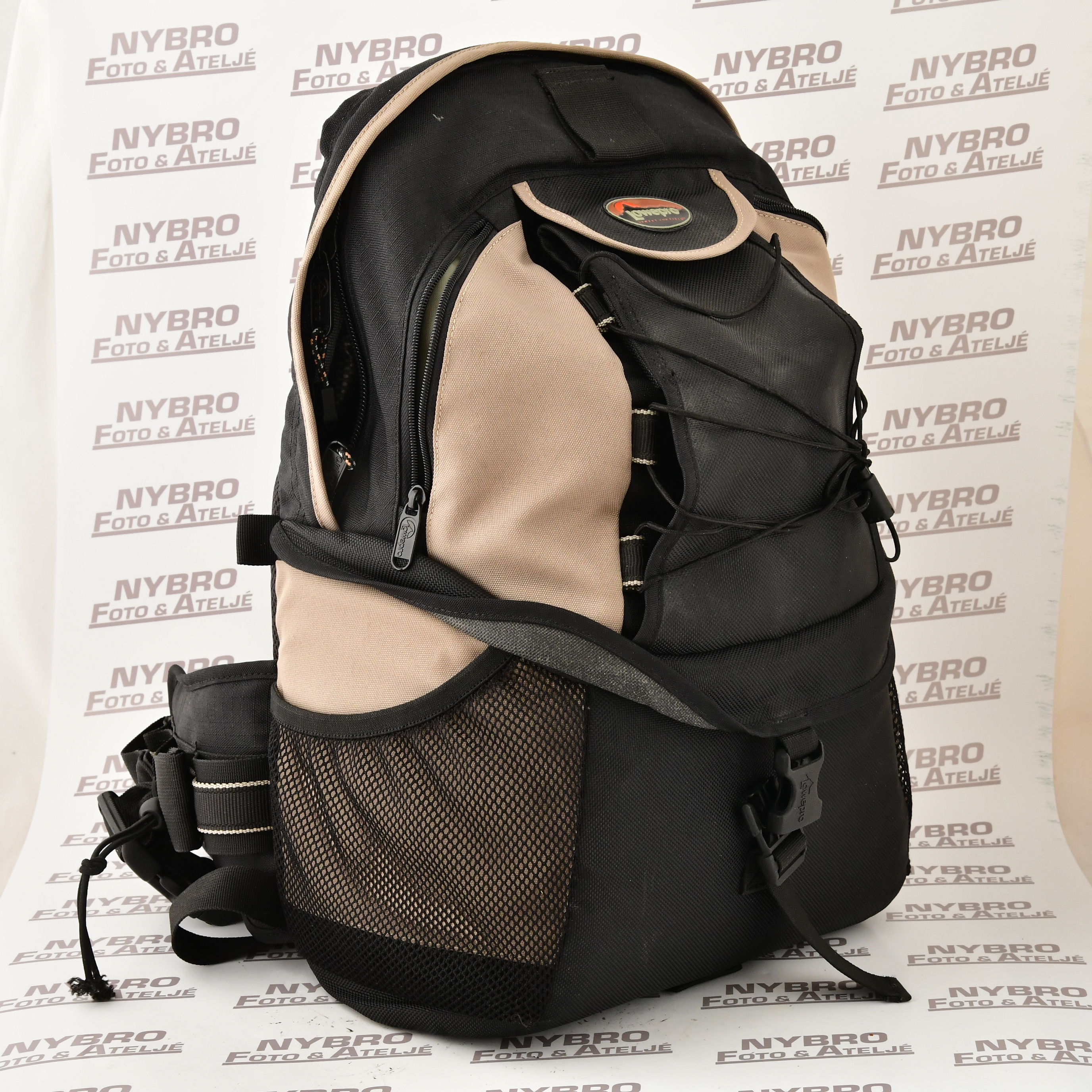 Lowepro  S & F Rover Light