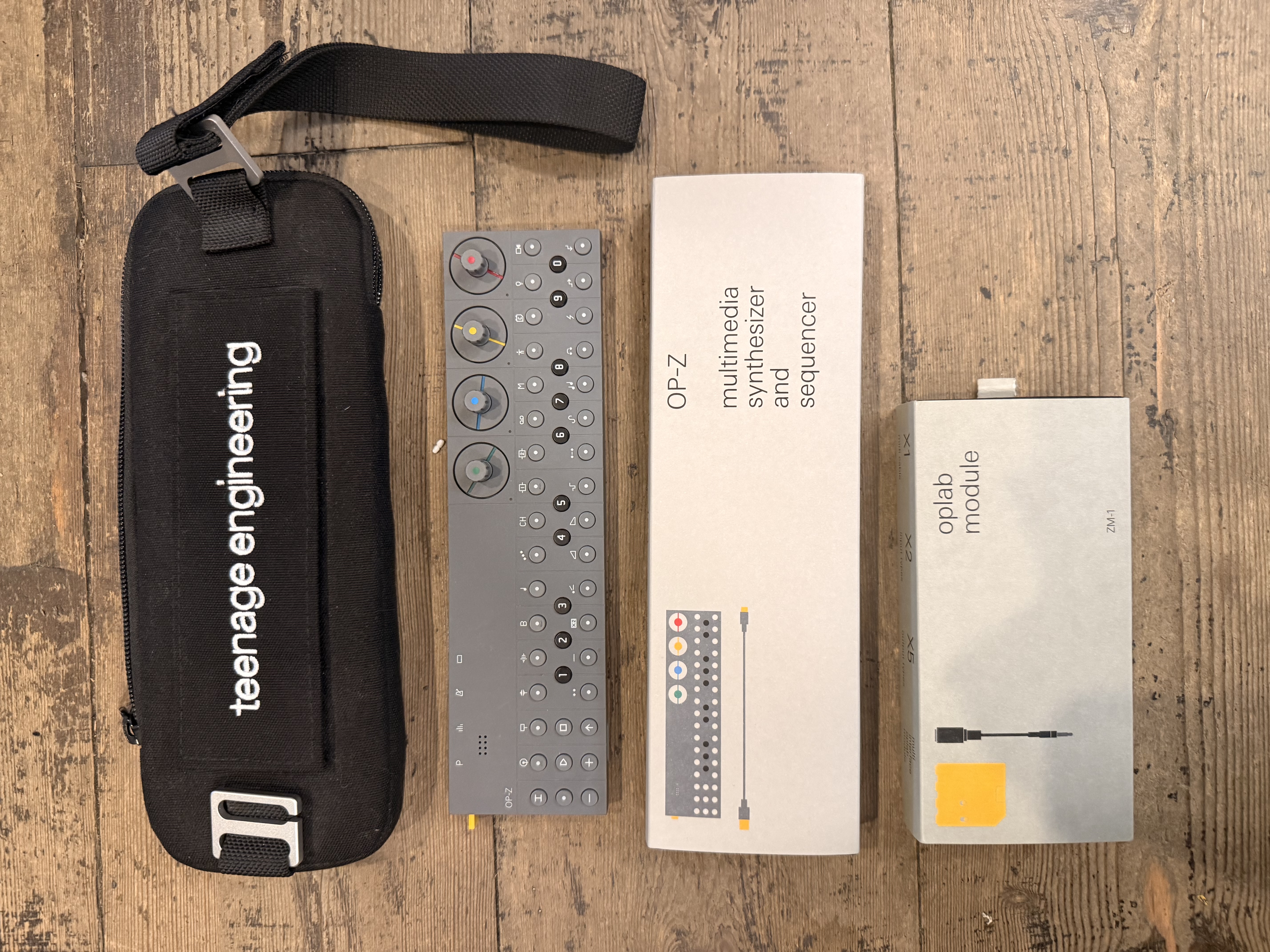 Teenage Engineering OP-Z, beg 