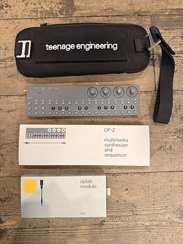 Teenage Engineering OP-Z, beg 