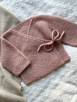 Indiblomst Fagerborg Kimono (nyfödd-18 mån) (28 m rätstick st 3)