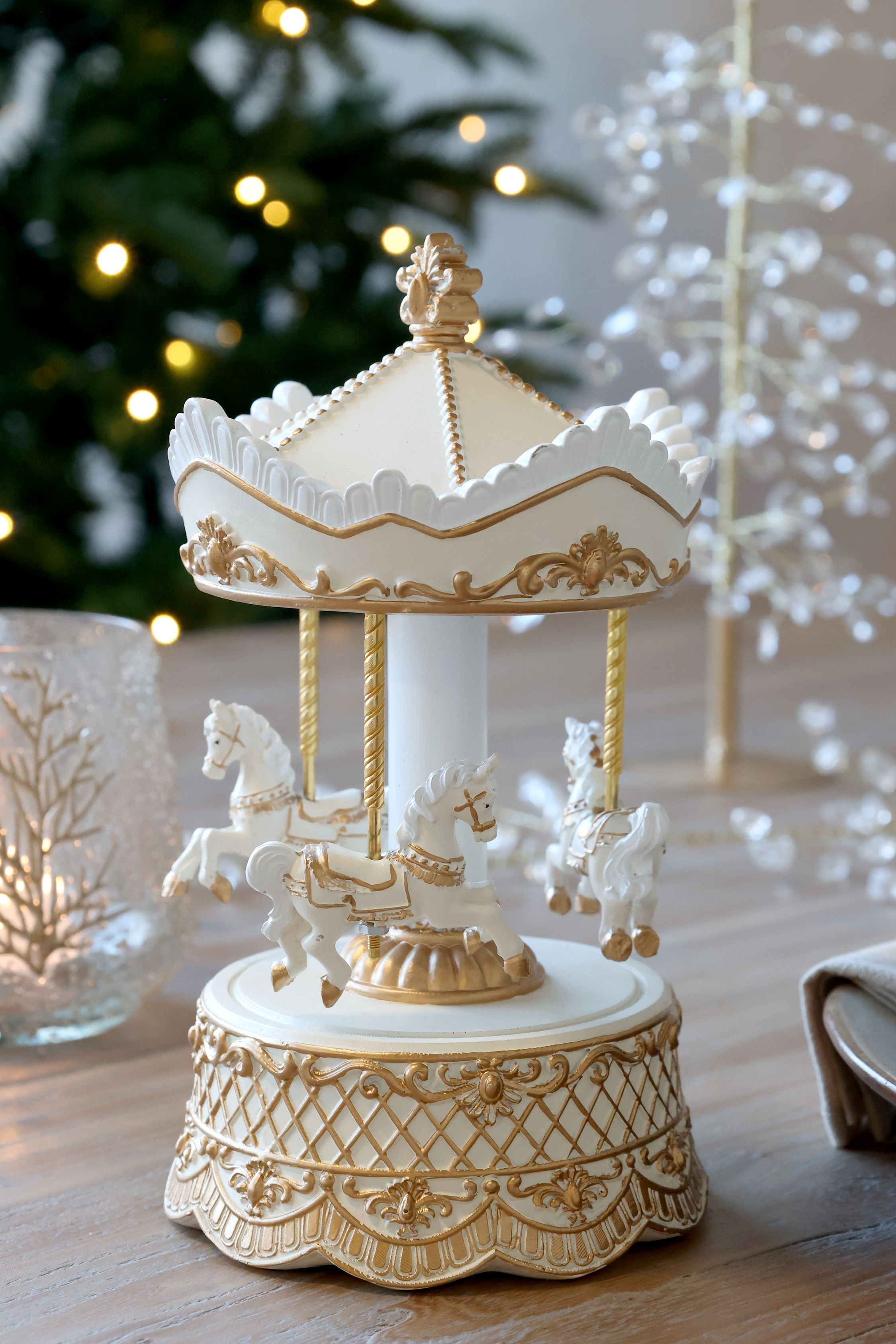 Gingerbread carousel - Carousel - Music box - Spins/Music - 21,5x11,5 cm - 6
