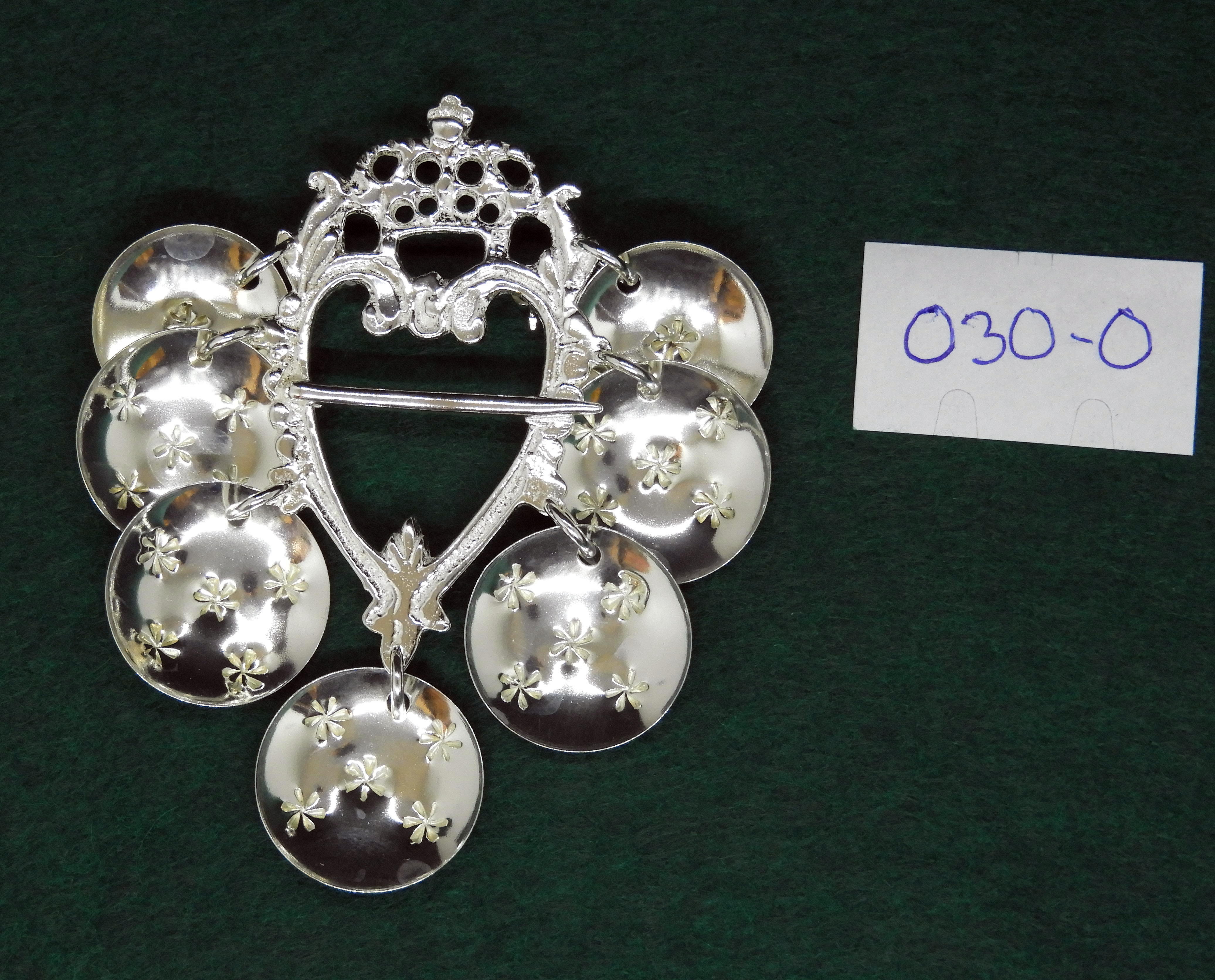 Brosch i Silver " Lövaspänne silver" 030