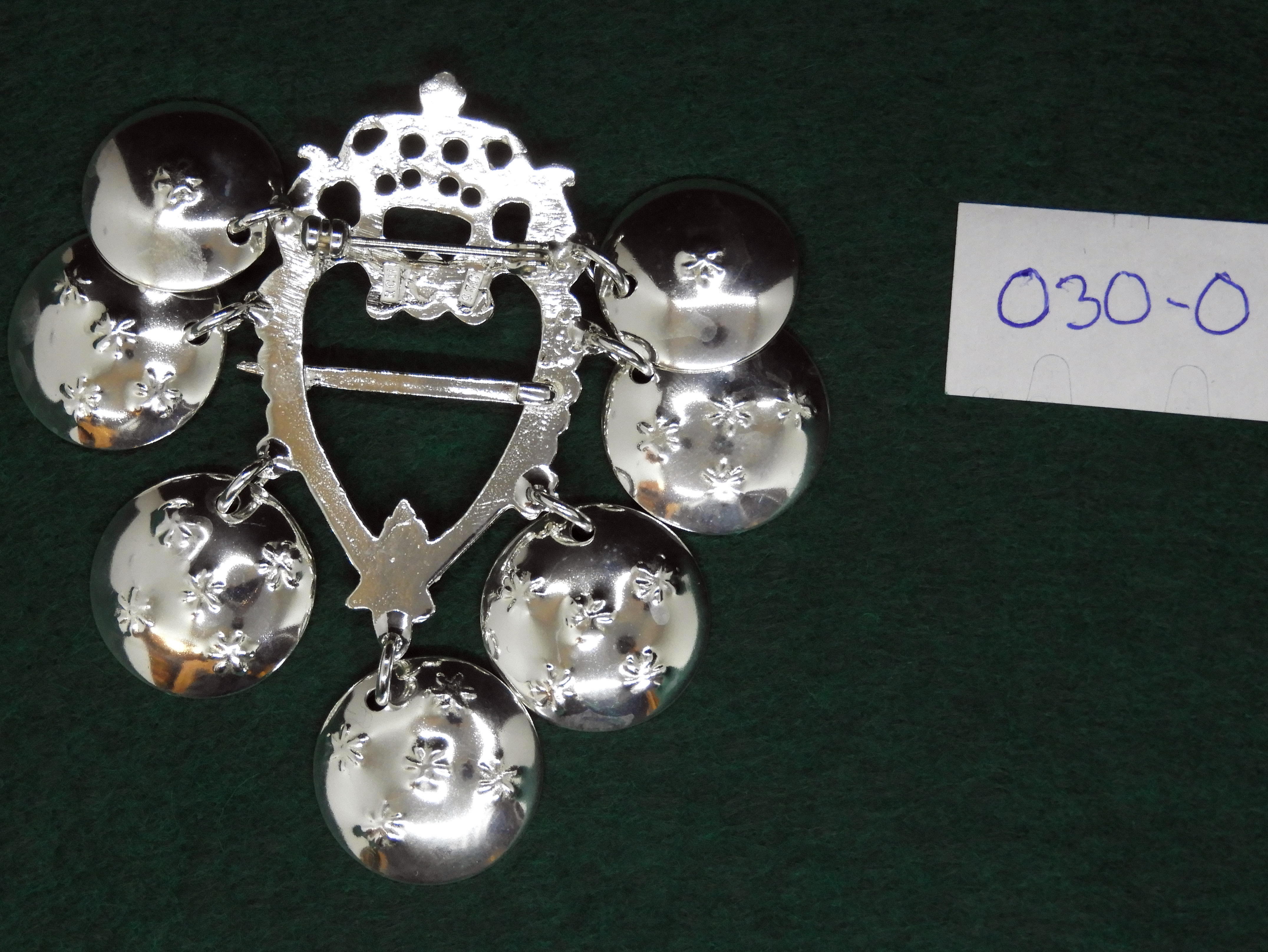 Brosch i Silver " Lövaspänne silver" 030 - 2