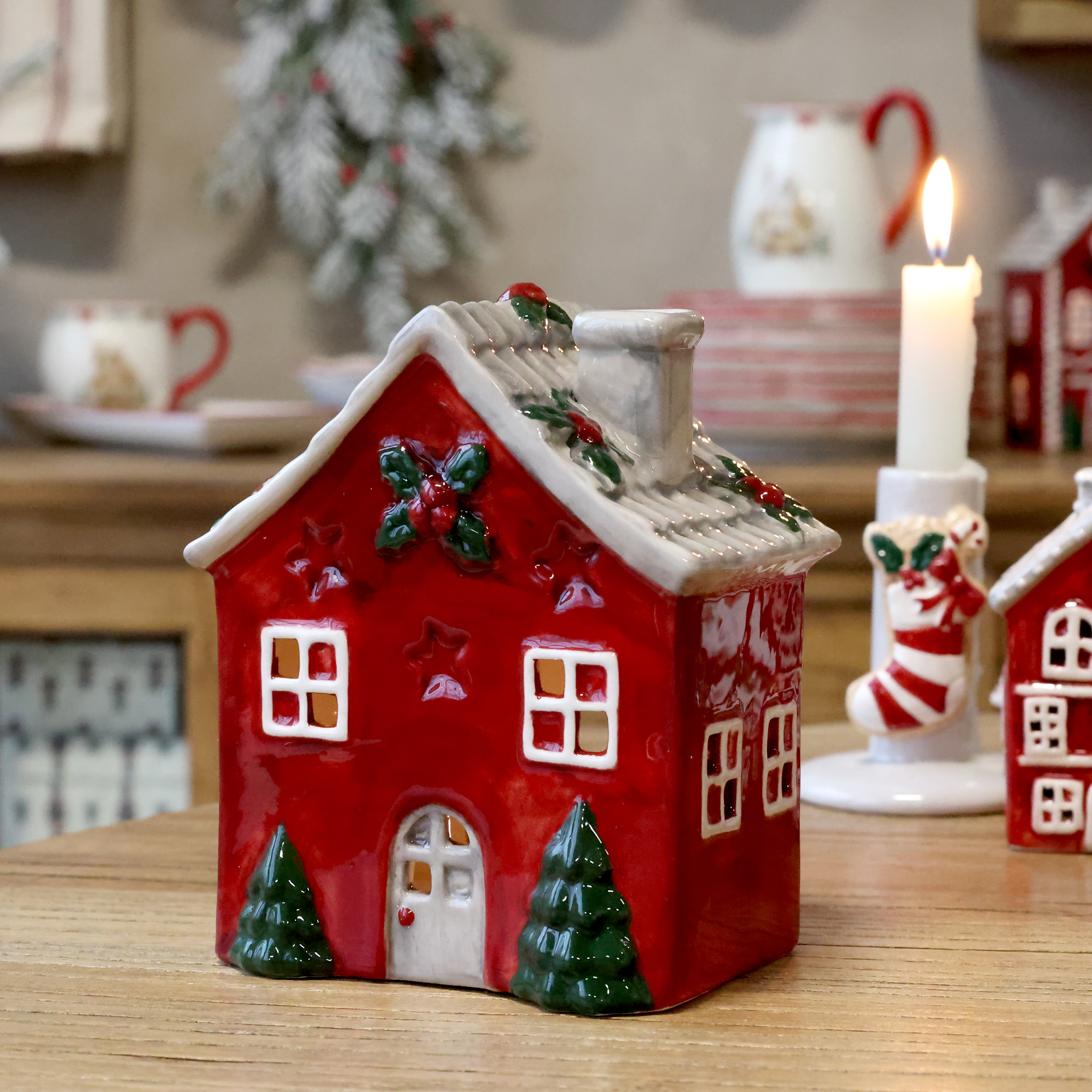 Christmas house with spruce trees - Lantern Red 16,5x13,5 cm