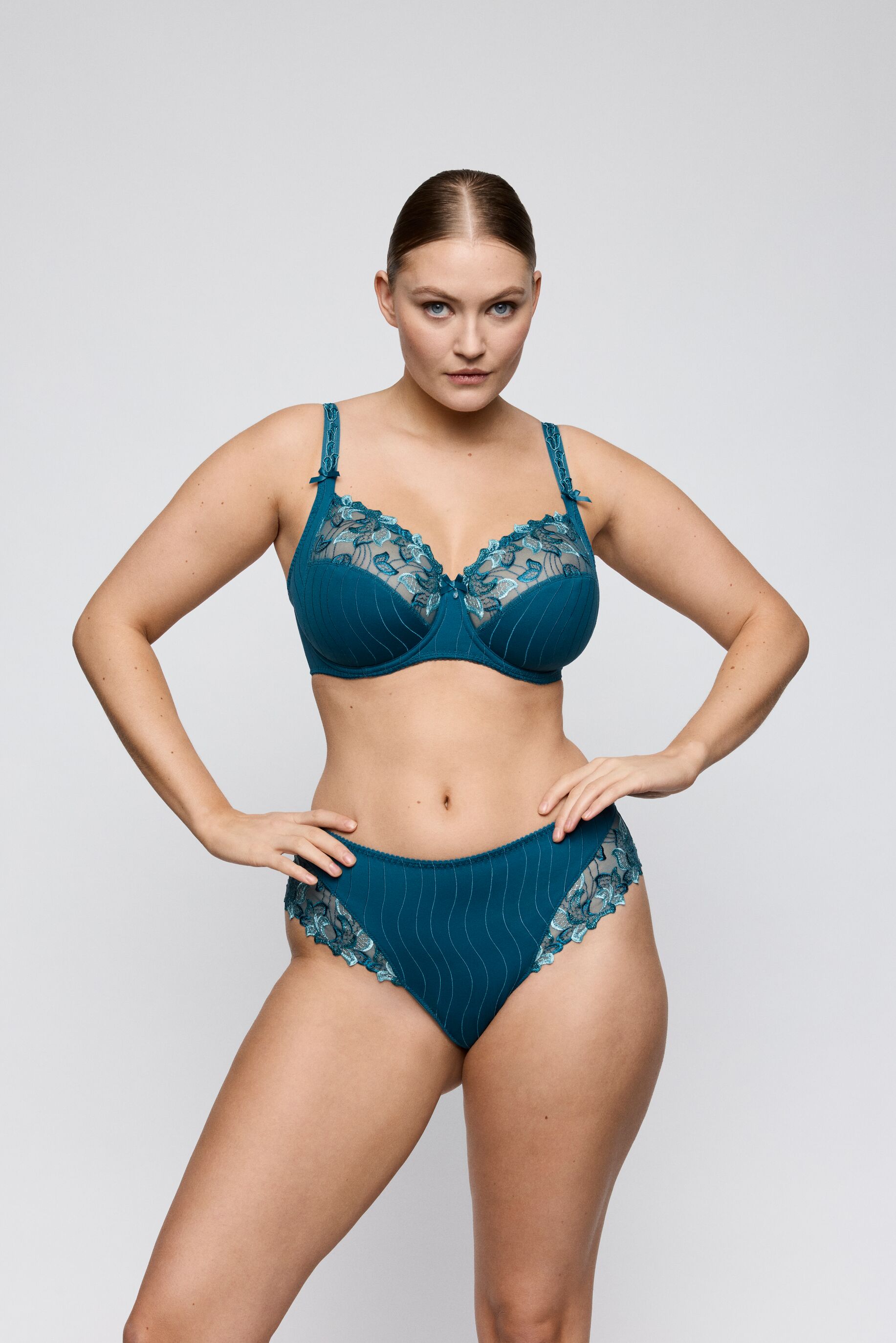 PRIMA DONNA - DEAUVILLE PEACOCK