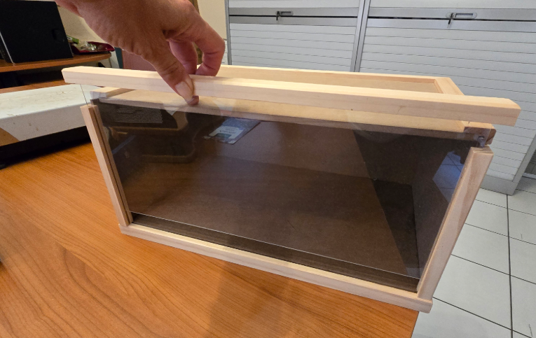 Omålad rumsbox/tittskåp med plexiglas - 2