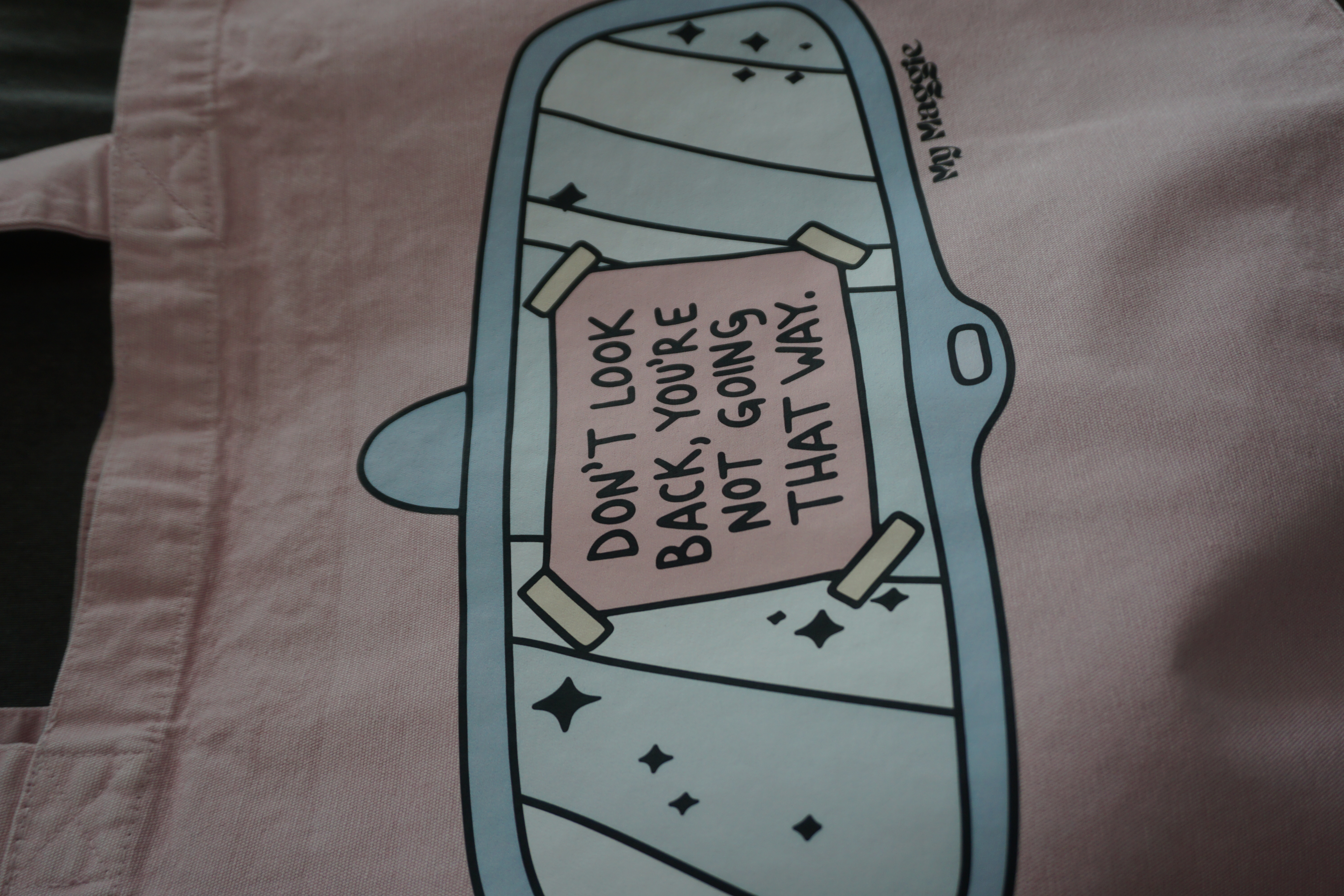 Pink tote bag "don't look back