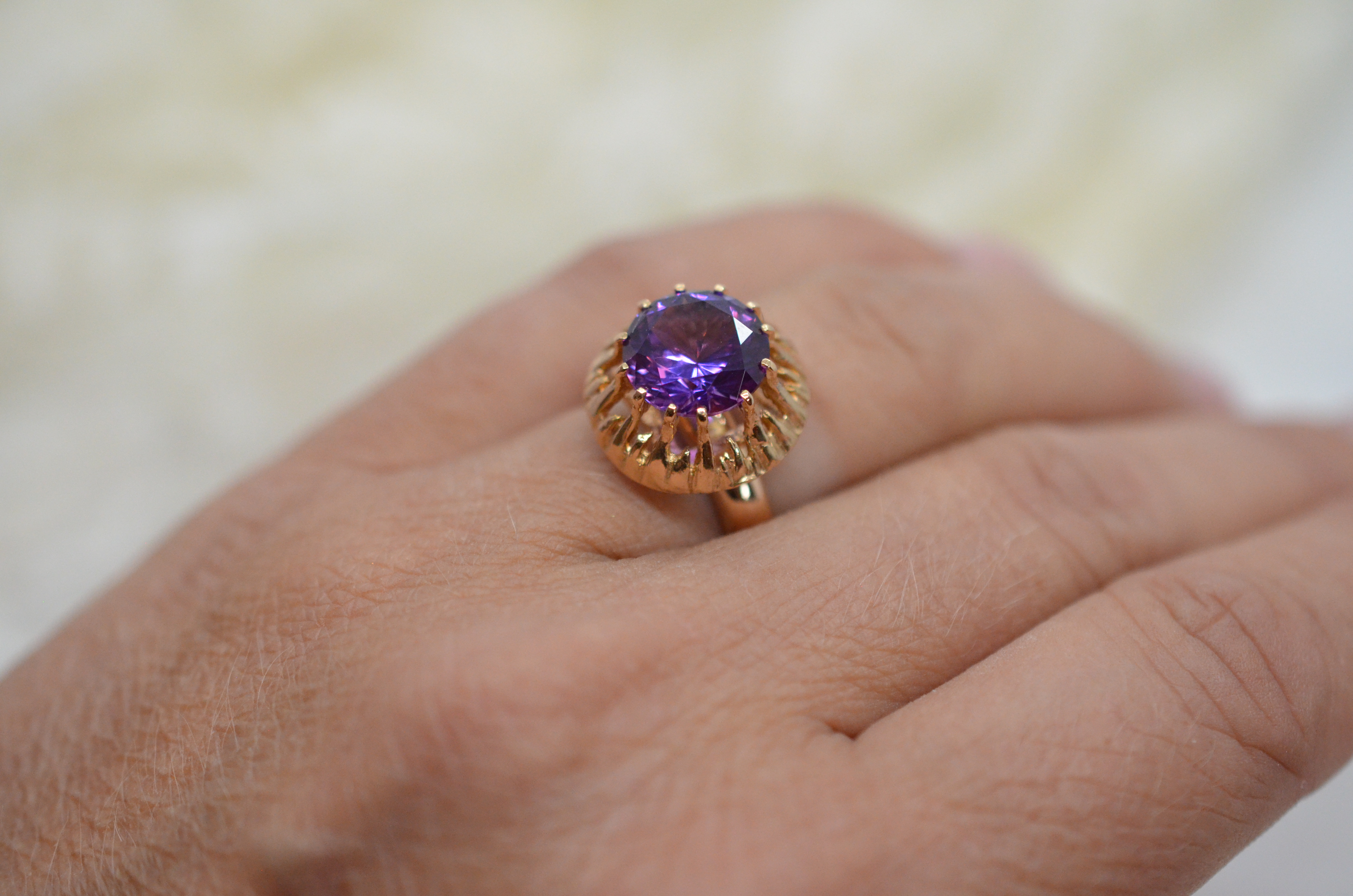 Vintage 18k guldring med lila sten. - 6