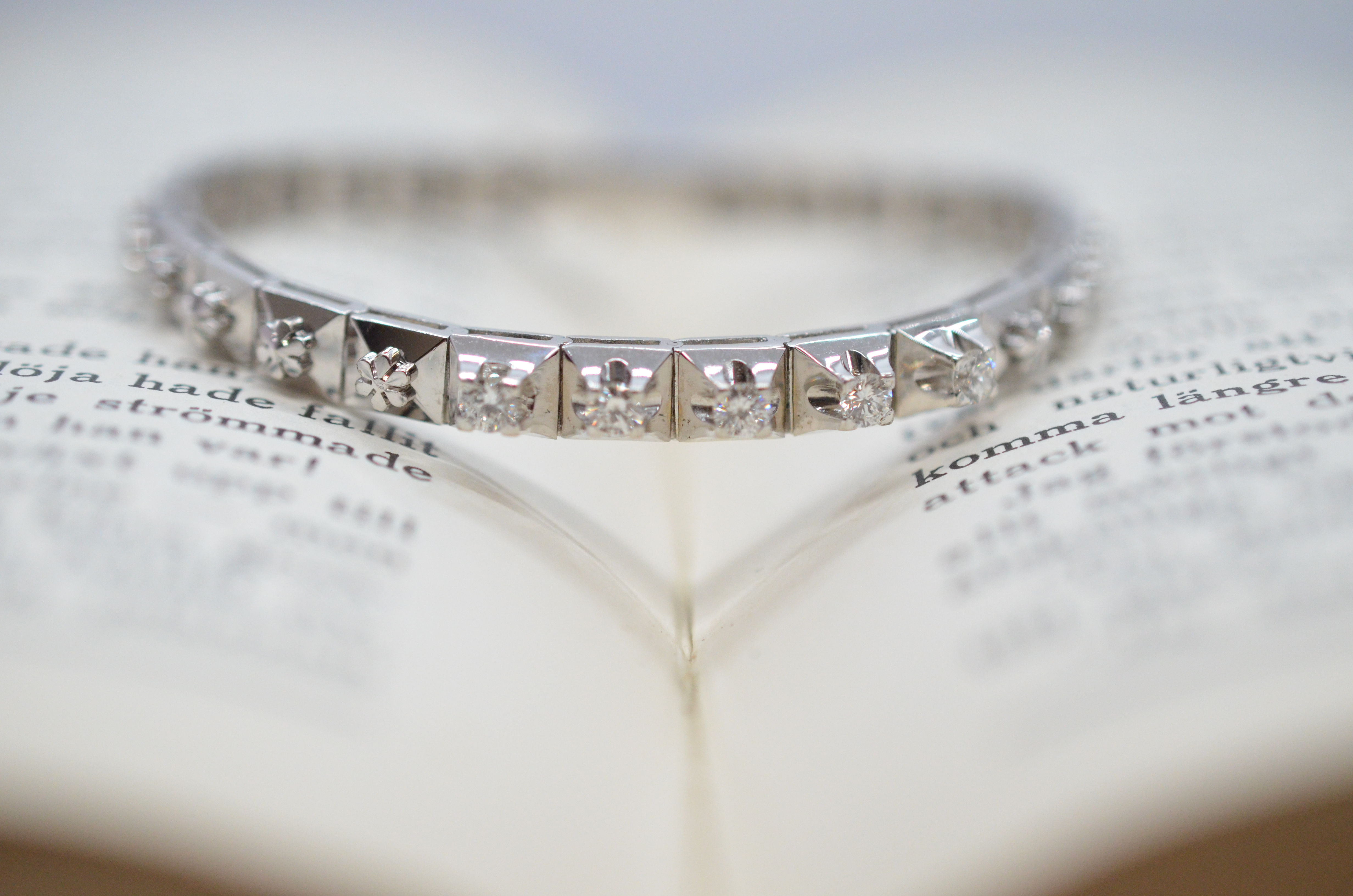Vintage 18k diamantarmband i vitguld
