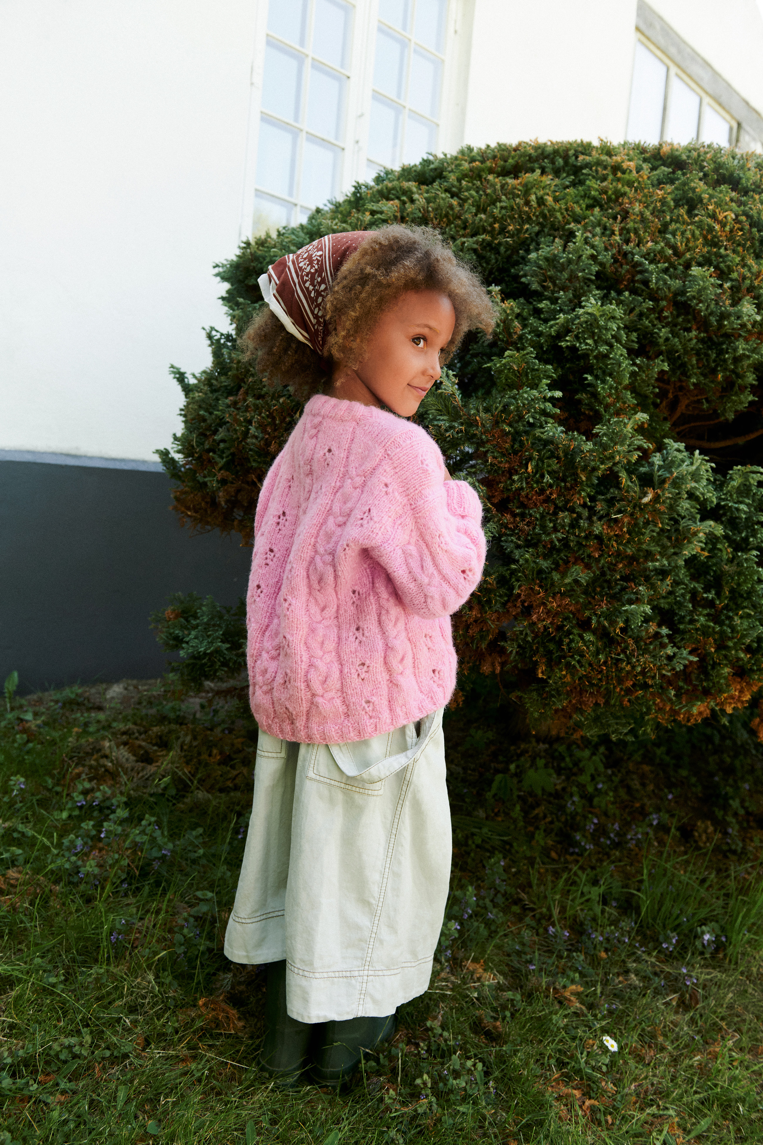 Sandnes Junia Sweater junior 2605_03 (2-14 år) (20 m flätst st 4) - 3