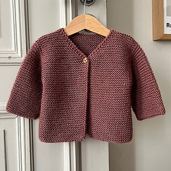 Indiblomst Fagerborg Cardi (nyfödd-6 år) (21 m rätst st 4)