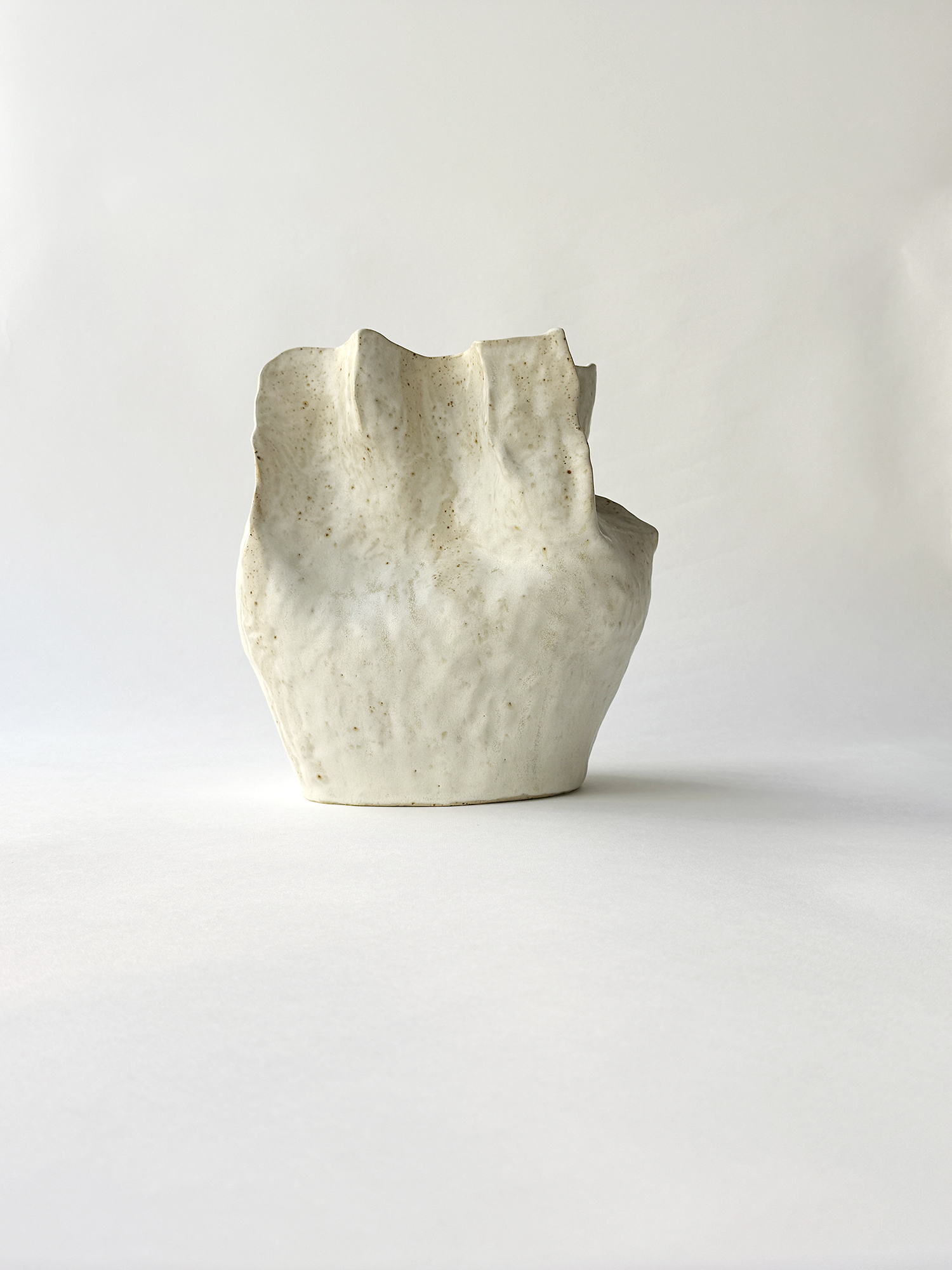 SCULPTURAL OBJECT Baggy