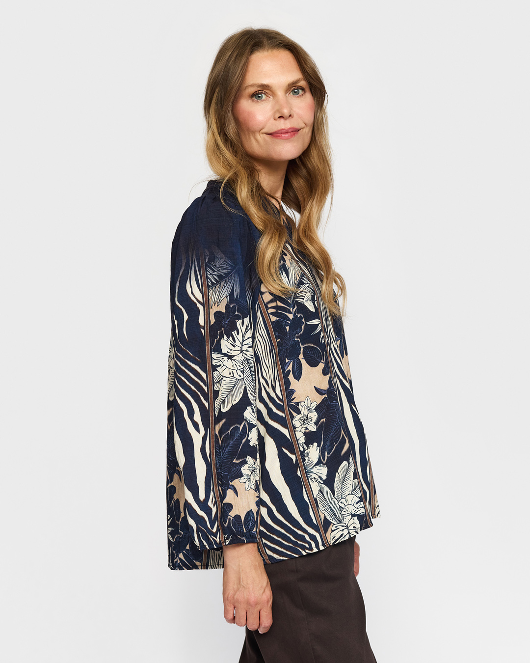Blus Lise lövmönstrad marin/beige - 4