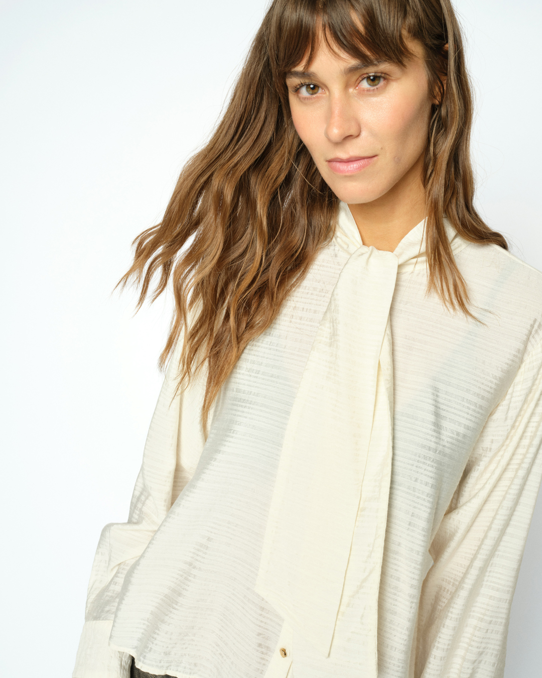 Blus Saba med knut offwhite - 2