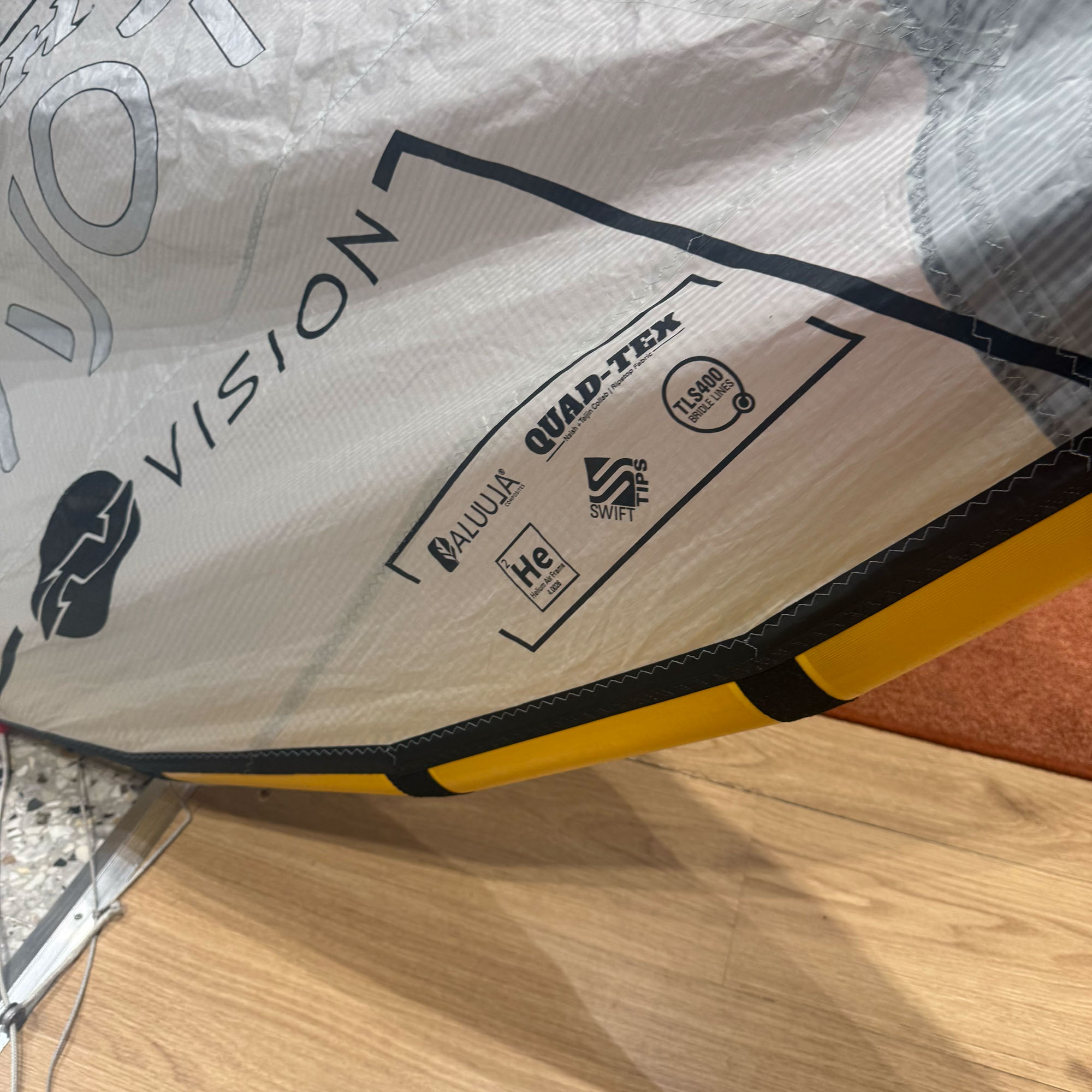 Begagnad kite Naish Pivot Nvision 8 kvm 2025 - 2