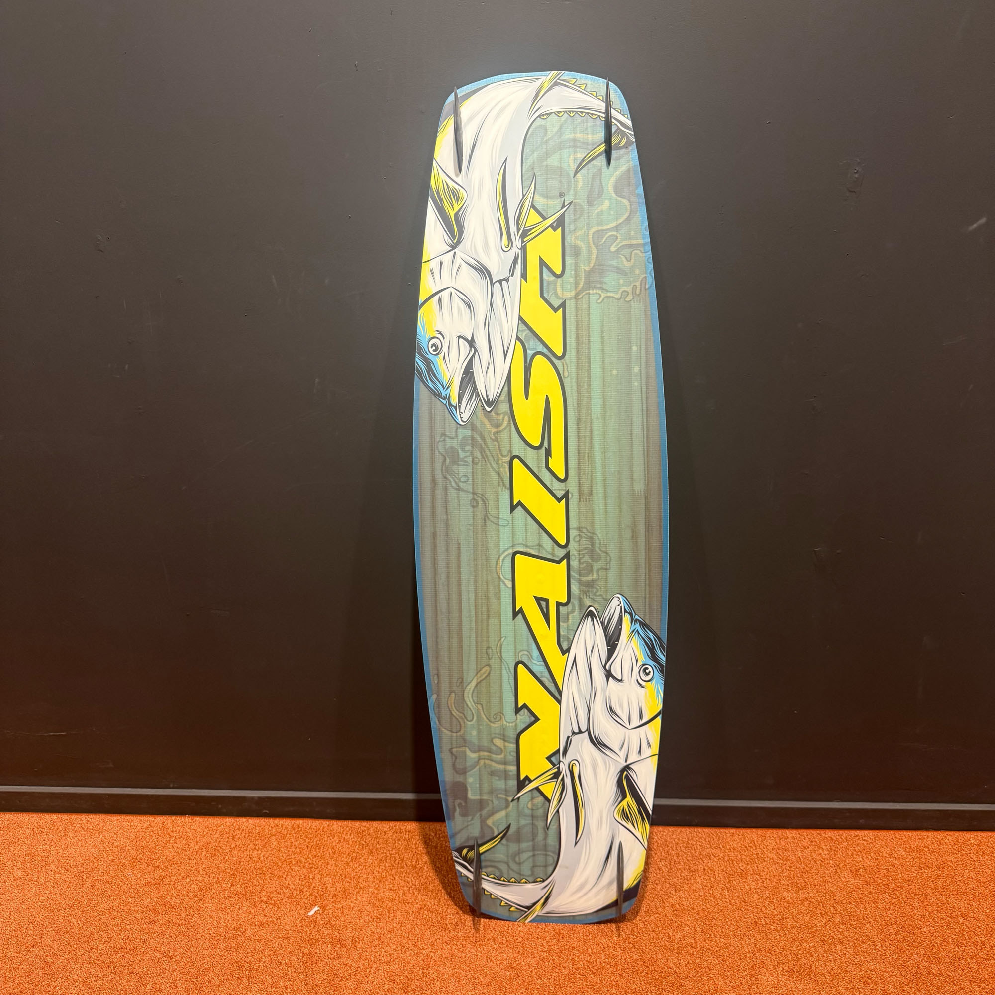 Begagnad Kitebräda Naish Traverse 138 x 41 - 2