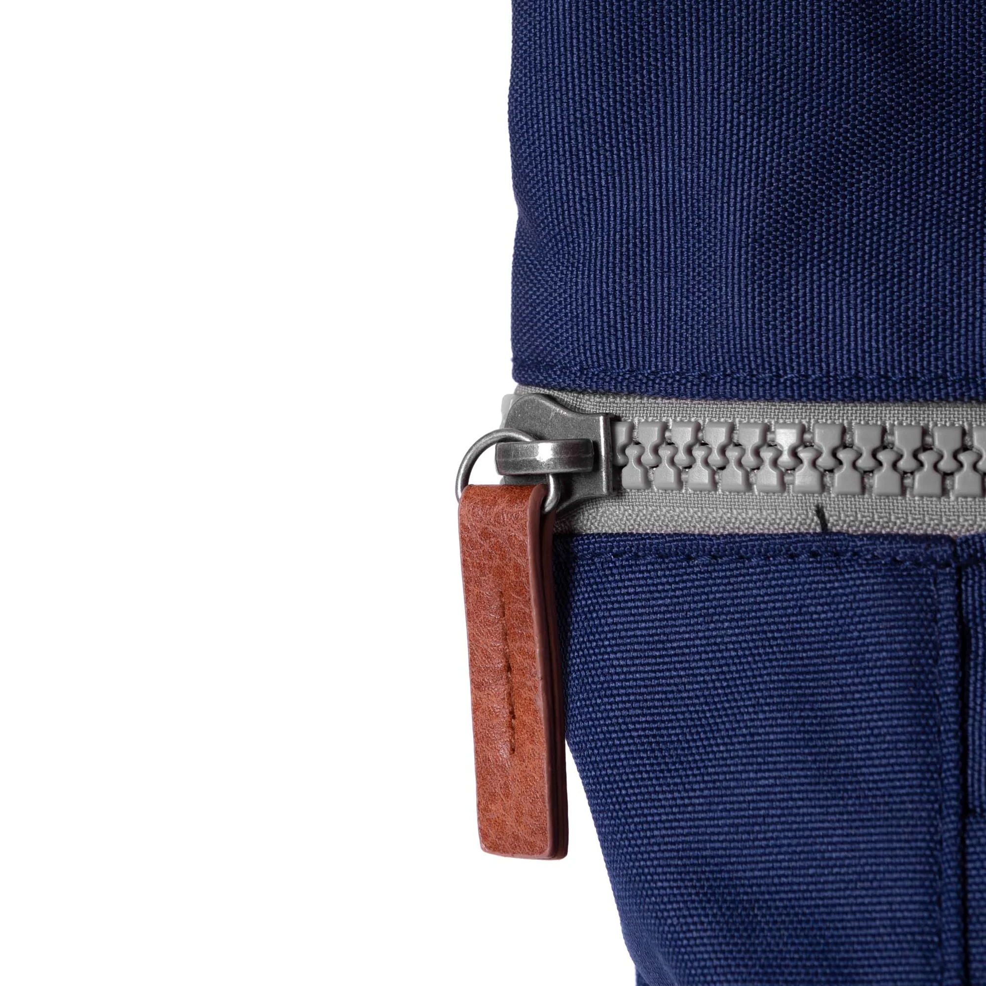 Ryggsäck från ROKA , modell Finchley Small, Mineral - 7