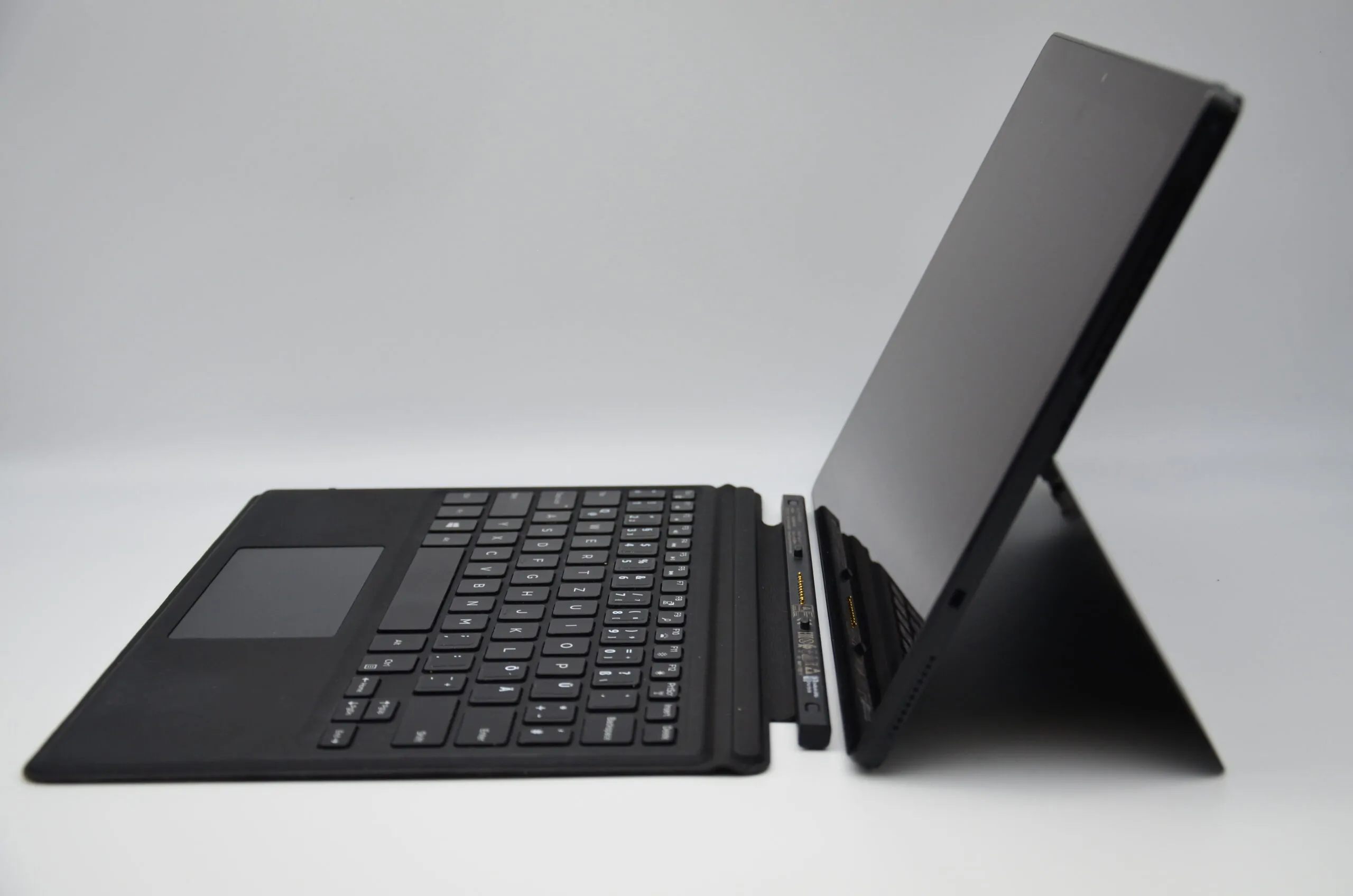 Dell Latitude 5285 2-i-1 Dator, 12″ Touch, Intel Core i5-7300U, 8GB, 256GB SSD - Begagnad i Nyskick - 1 År Garanti
