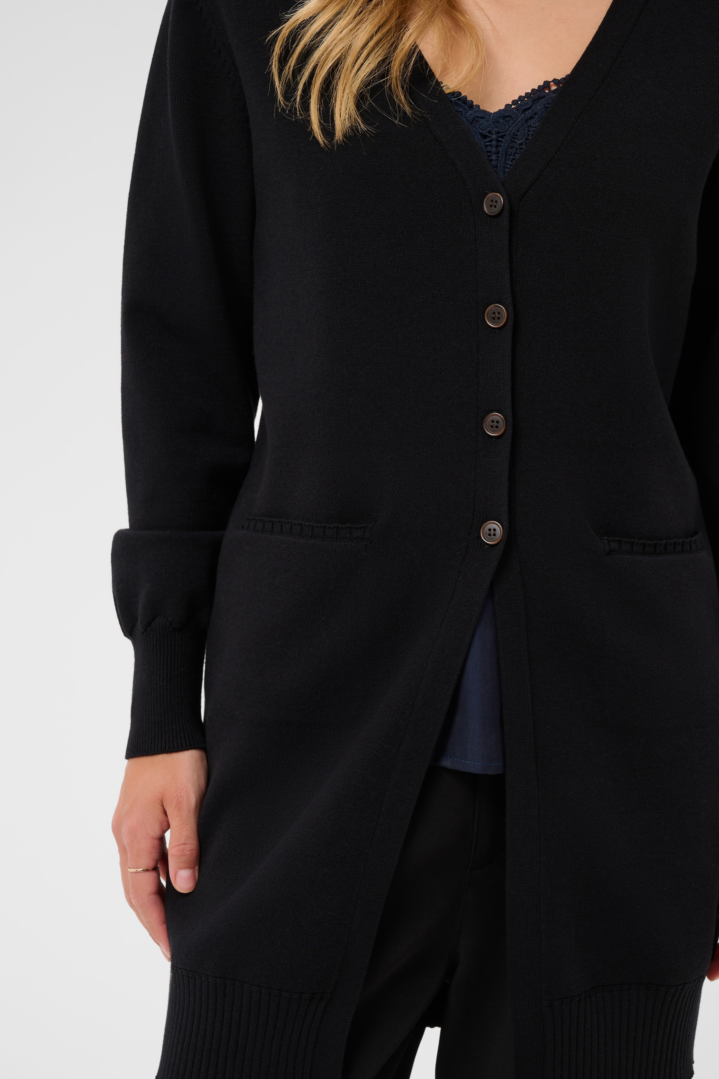 CRDela Long Cardigan Pitch Black Tunnstickad Långkofta