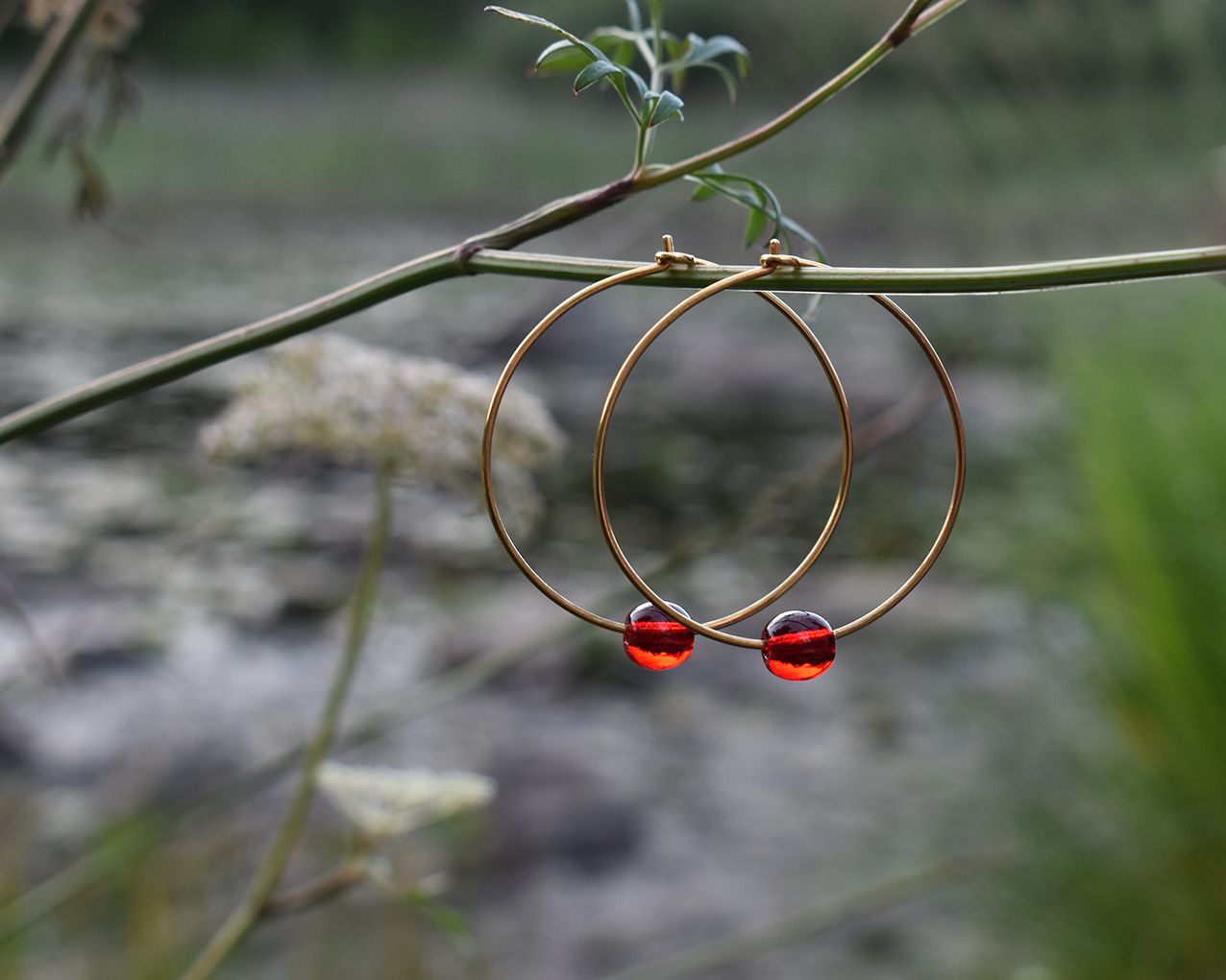 ÄLVANÄS LINGONBERRY -red  earrings in gold plated silver 40 mm