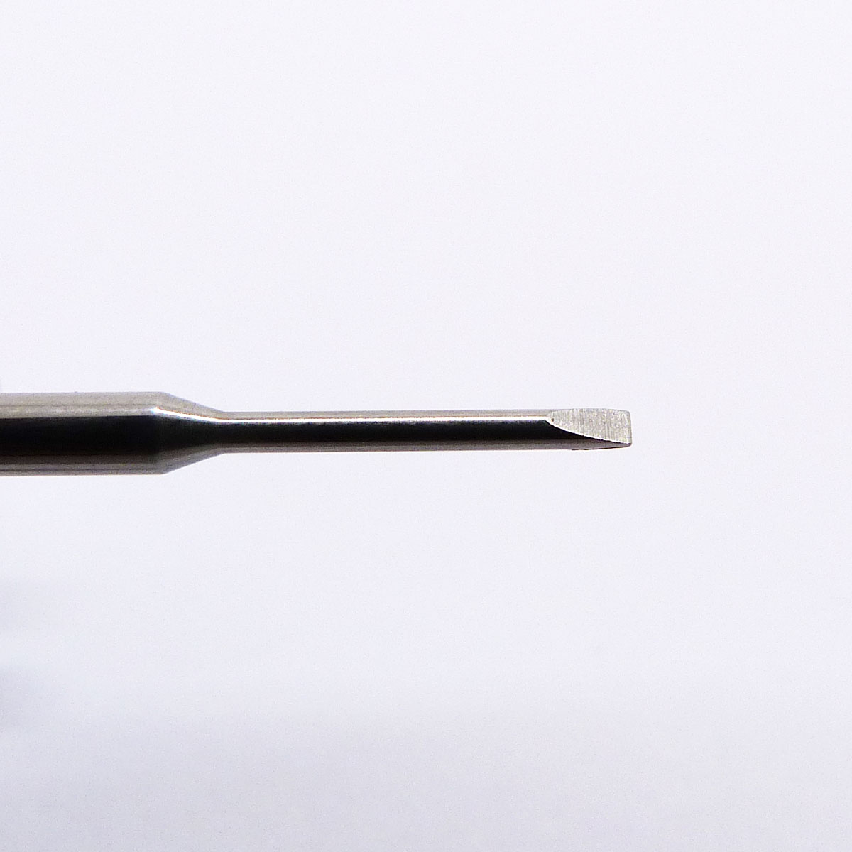 Kwong Yuen skruvmejsel 1,0 mm (Svart)