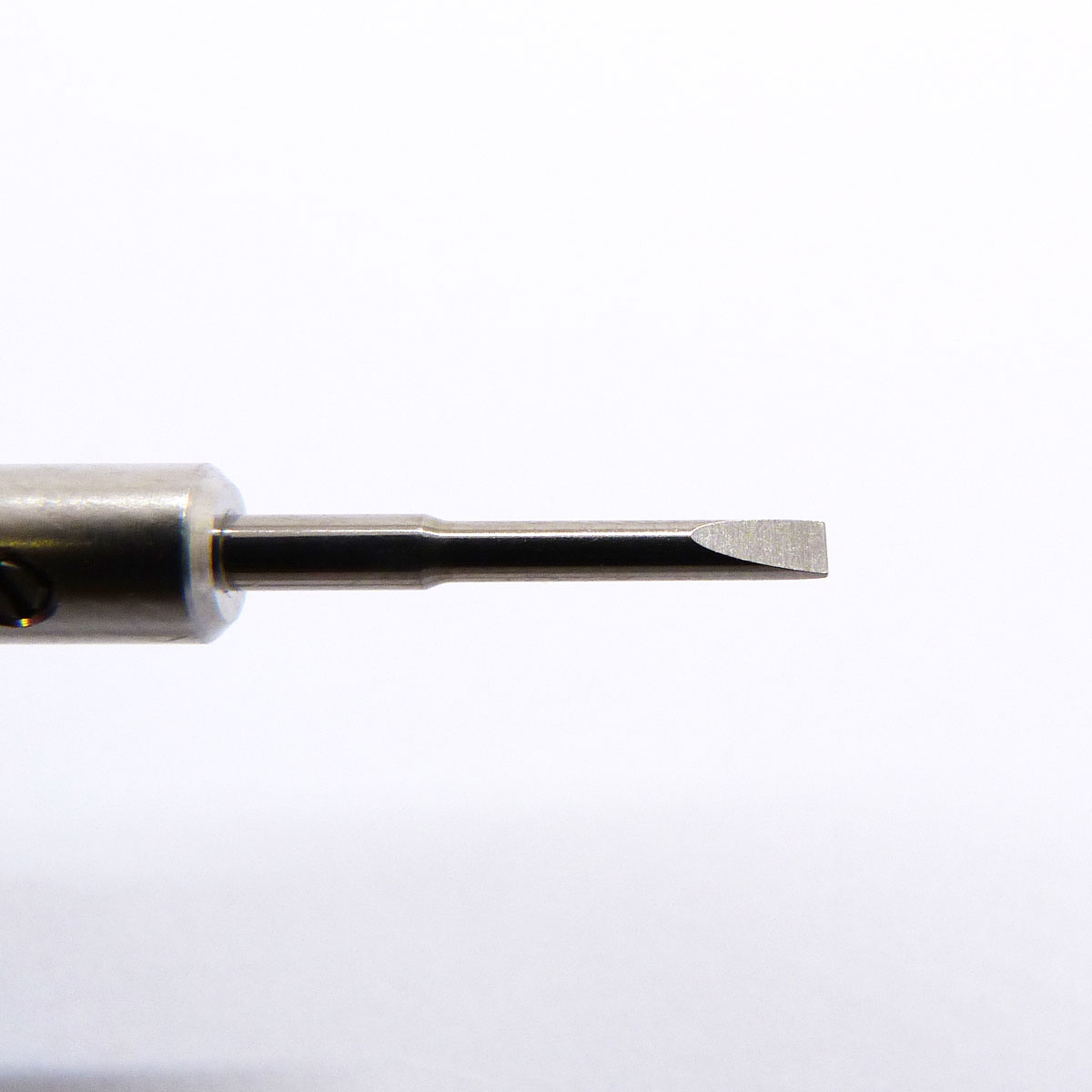 Kwong Yuen skruvmejsel 1,6 mm (Lila)