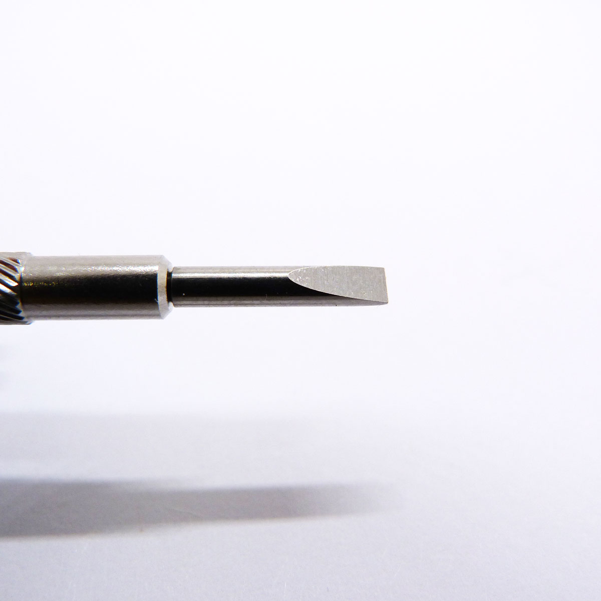 Kwong Yuen skruvmejsel 3,0 mm (Brun)